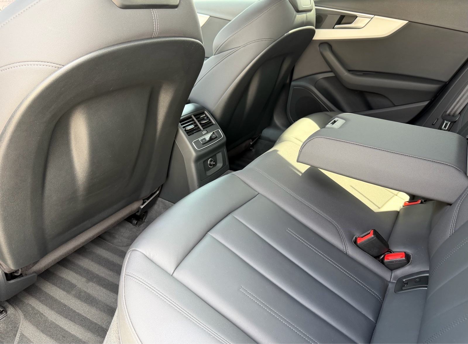 Audi A4 40 TDI 40.000KM*KOŽA*FULL LED*AUTOMATIK*SPORT*140KW*, fotografija 16