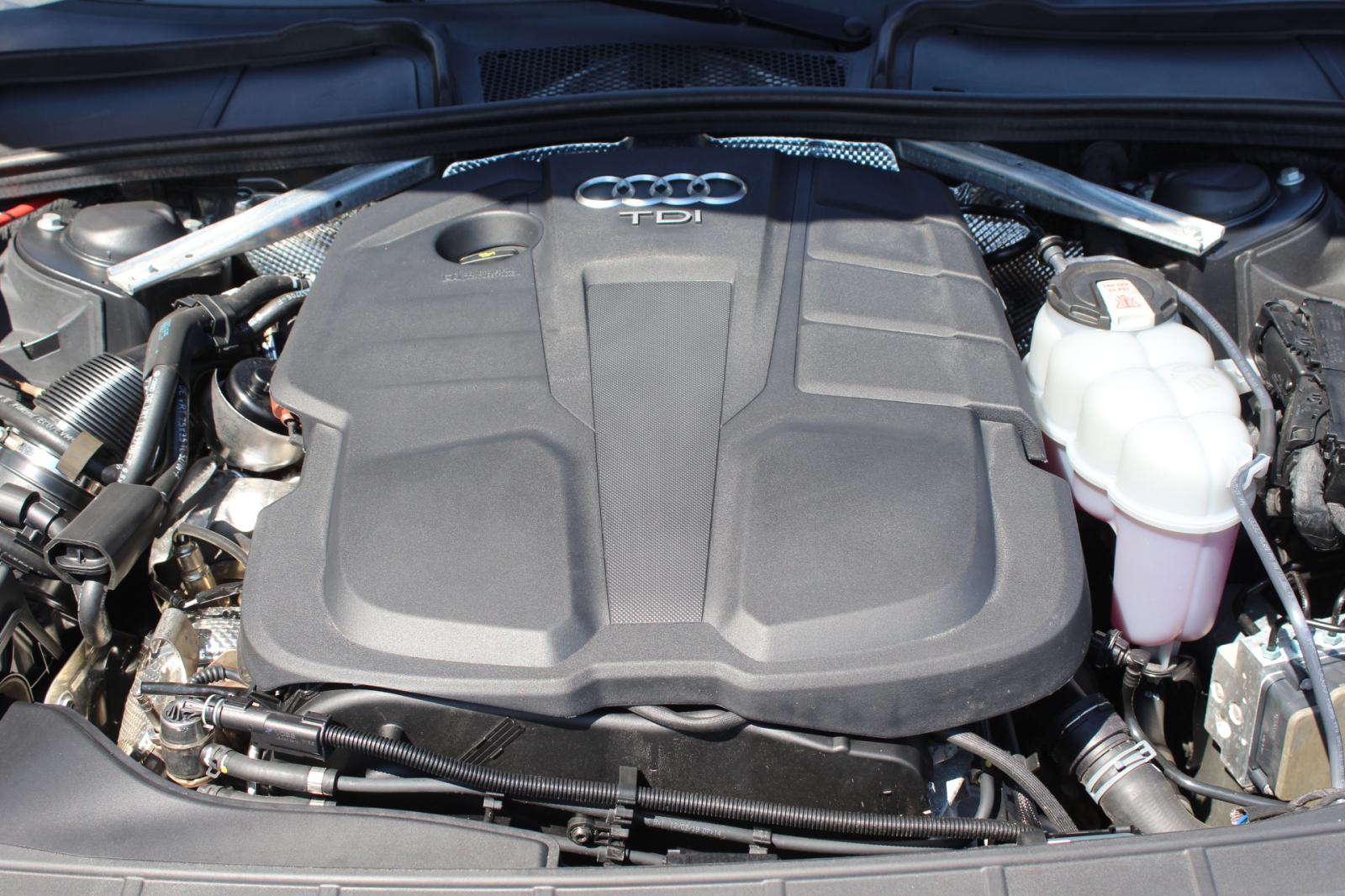 Audi A4 40 TDI AUTOMATIK, LED, NAVIGACIJA, ALU 17", KOŽA, GARANCIJA., fotografija 17