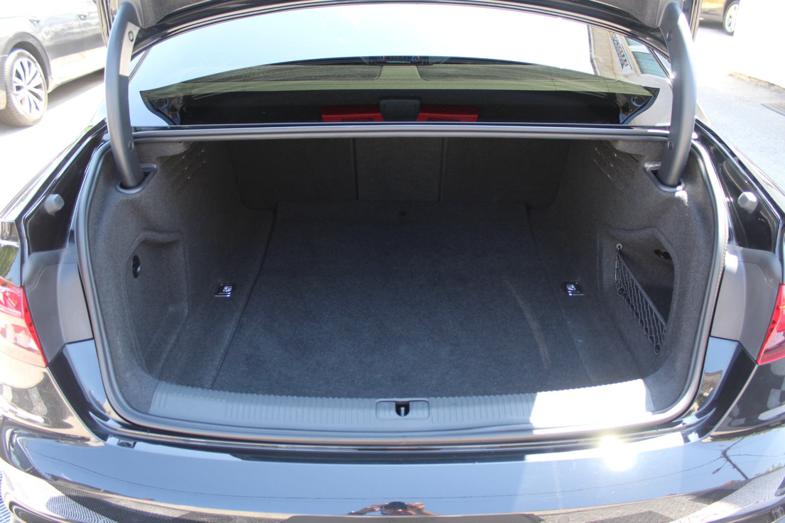 Audi A4 40 TDI AUTOMATIK, LED, NAVIGACIJA, ALU 17", KOŽA, GARANCIJA., fotografija 15