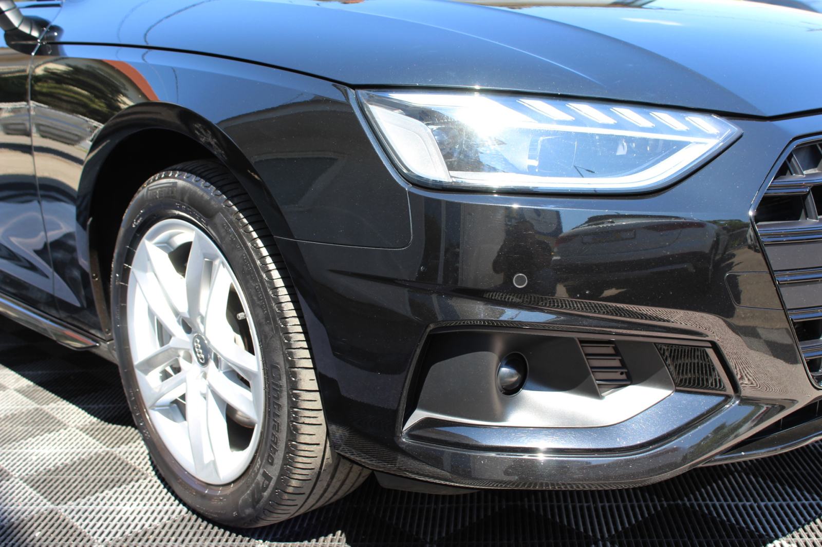 Audi A4 40 TDI AUTOMATIK, LED, NAVIGACIJA, ALU 17", KOŽA, GARANCIJA., fotografija 16