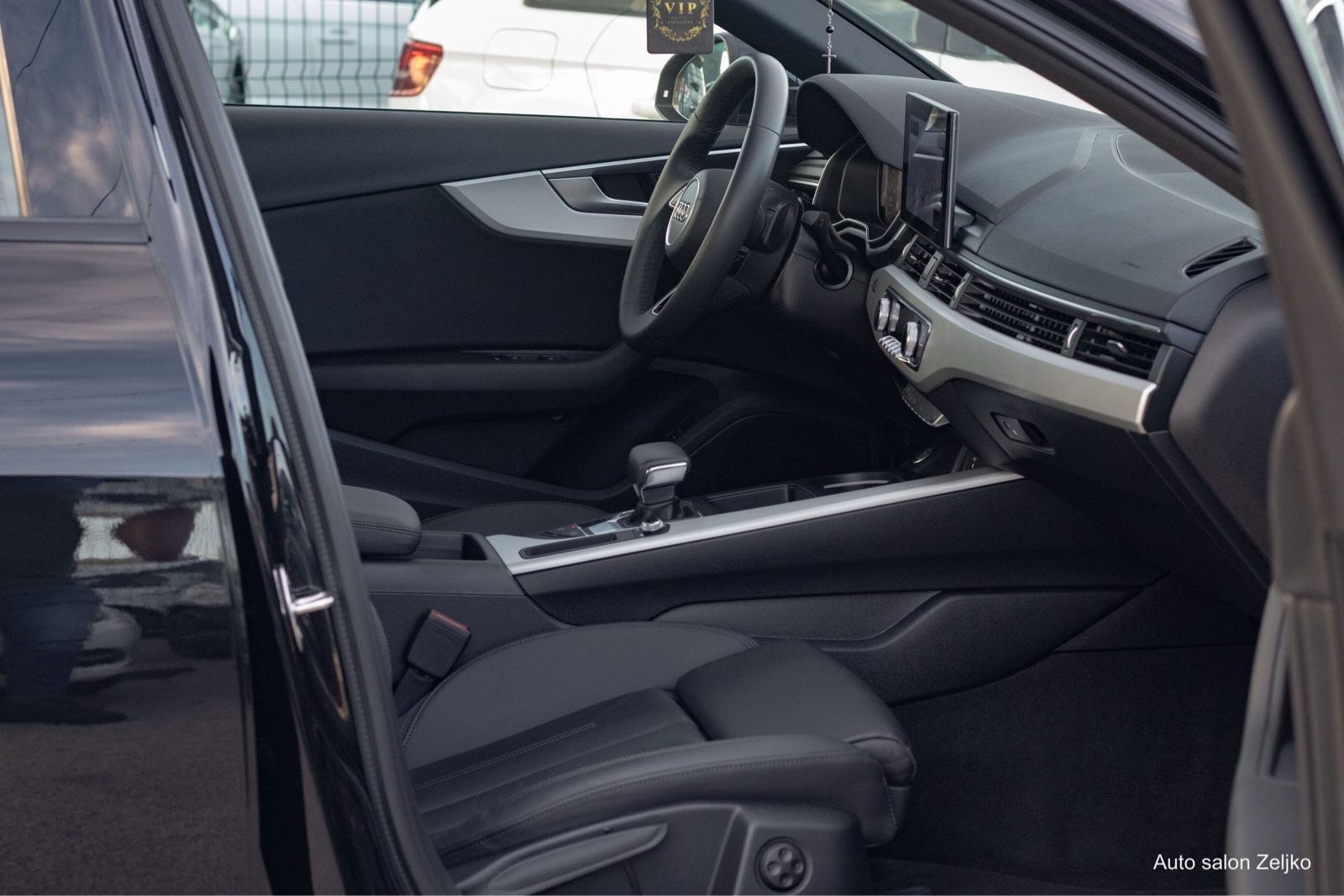 Audi A4 40 TDI automatik ••S-Line•• matrix | 204 ks | virtual | šiber, fotografija 11