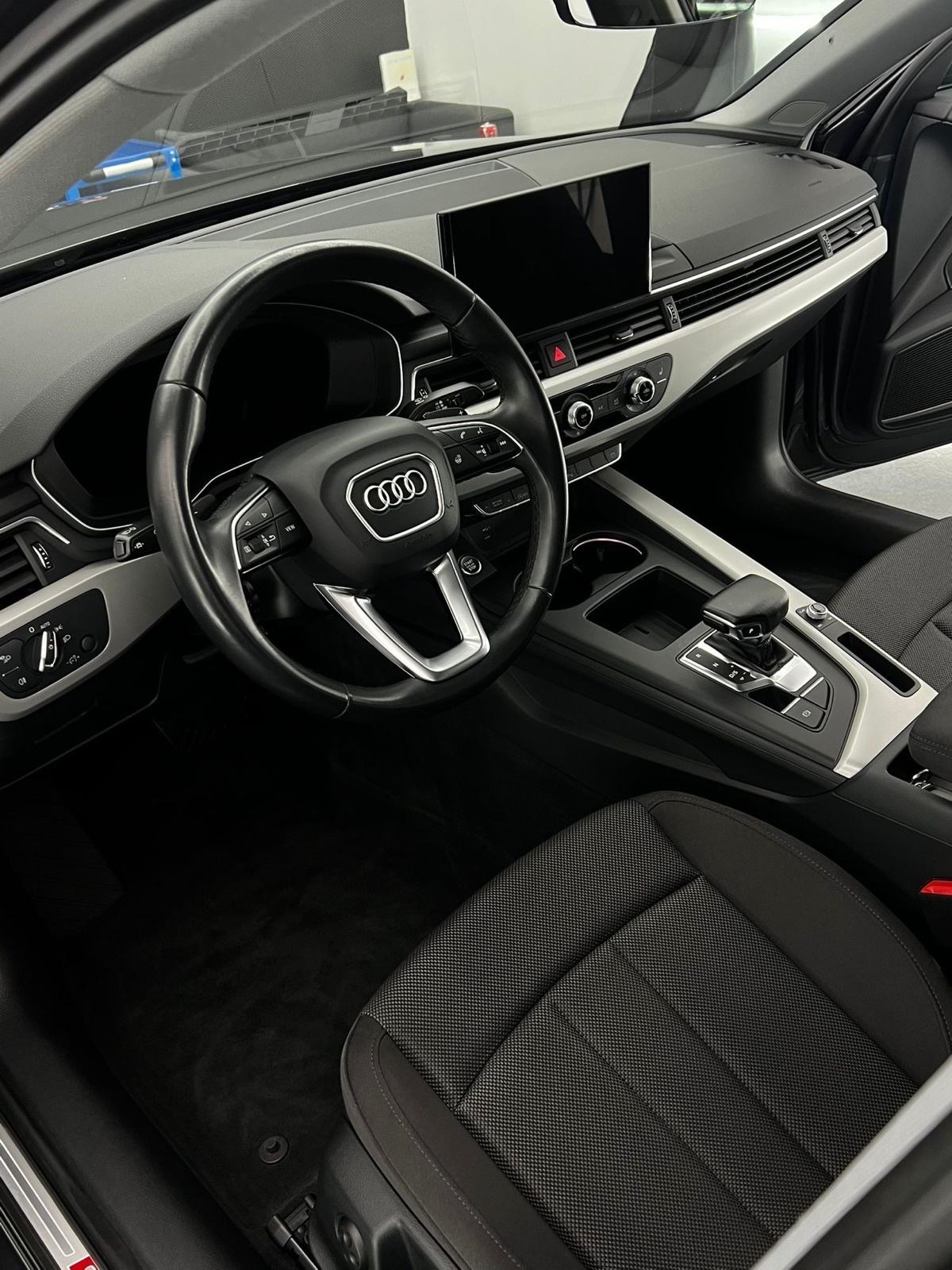 Audi A4 40 TDI S line Automatik, fotografija 3