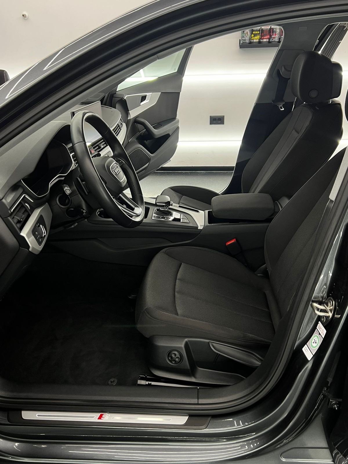 Audi A4 40 TDI S line Automatik, fotografija 4