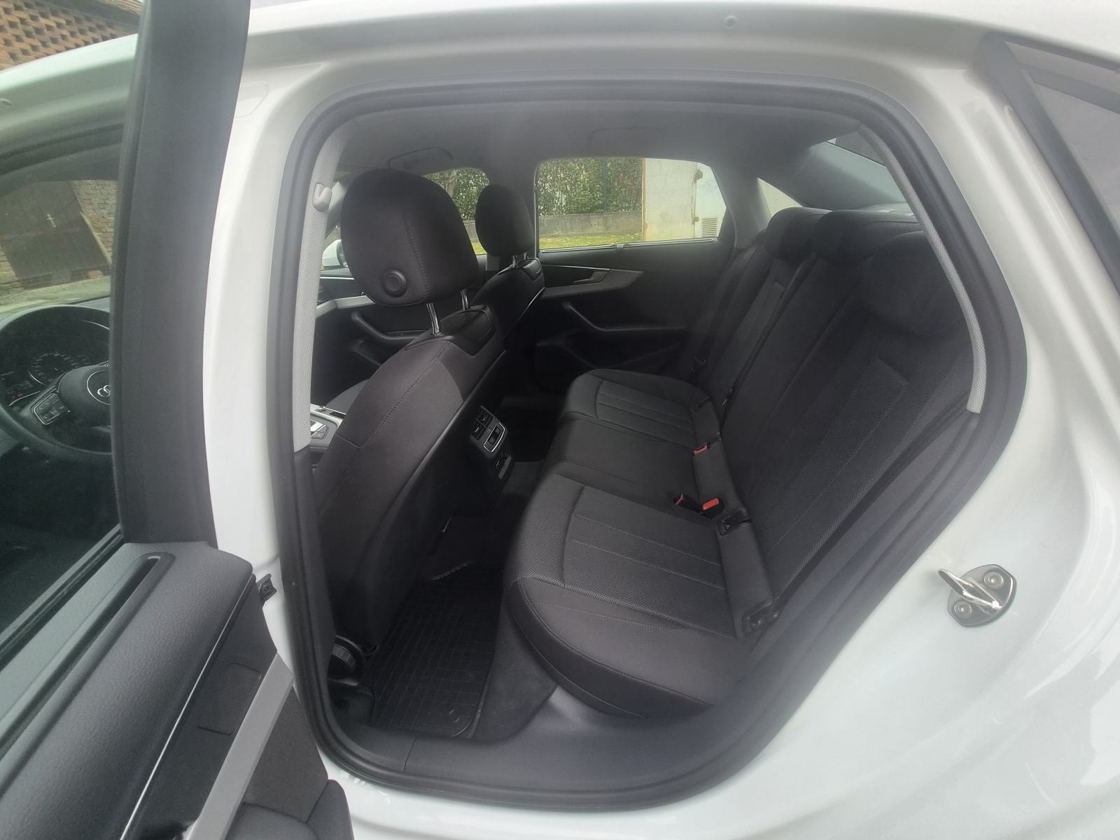 Audi A4 40 TDI S-tronik Business paket, fotografija 7