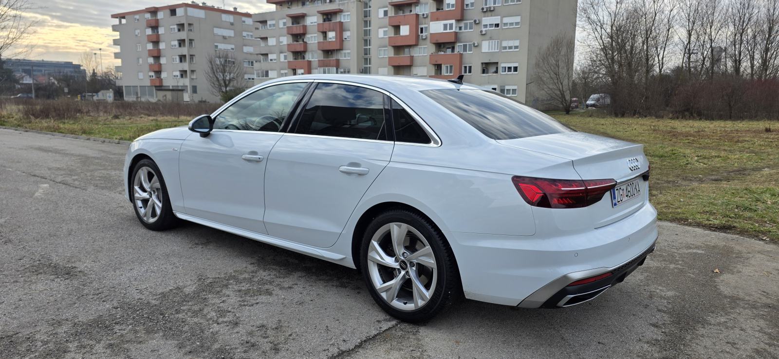 Audi A4 40 TFSI 3xS Line,reg.do 07/27,Vrhunsko stanje!!!!, fotografija 18
