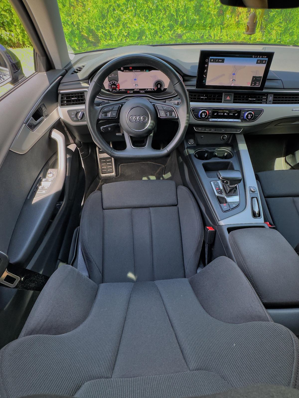 Audi A4 40 TFSI 150kw S Line Quattro Black Edition Matrix, fotografija 14