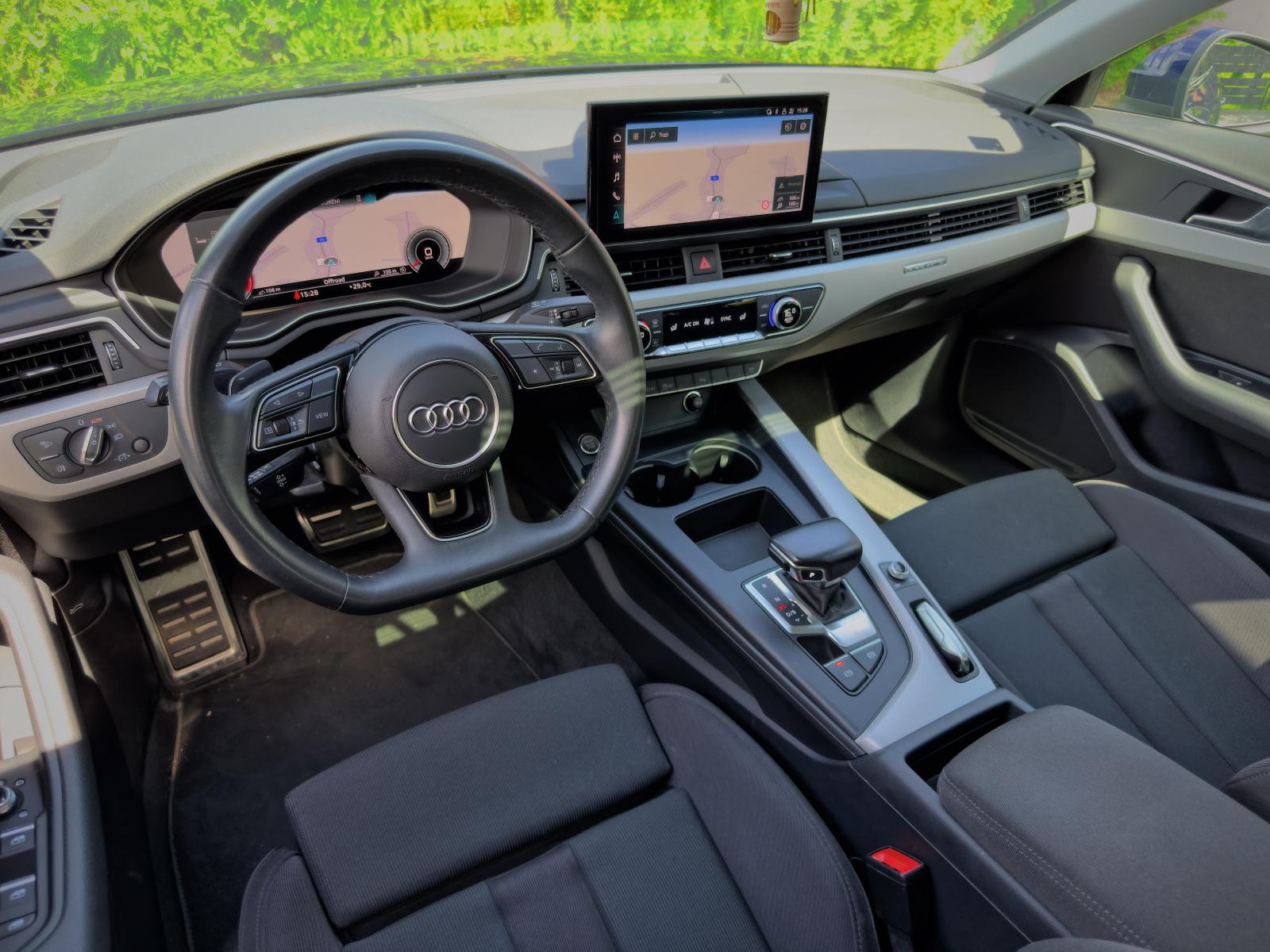 Audi A4 40 TFSI 150kw S Line Quattro Black Edition Matrix, fotografija 13