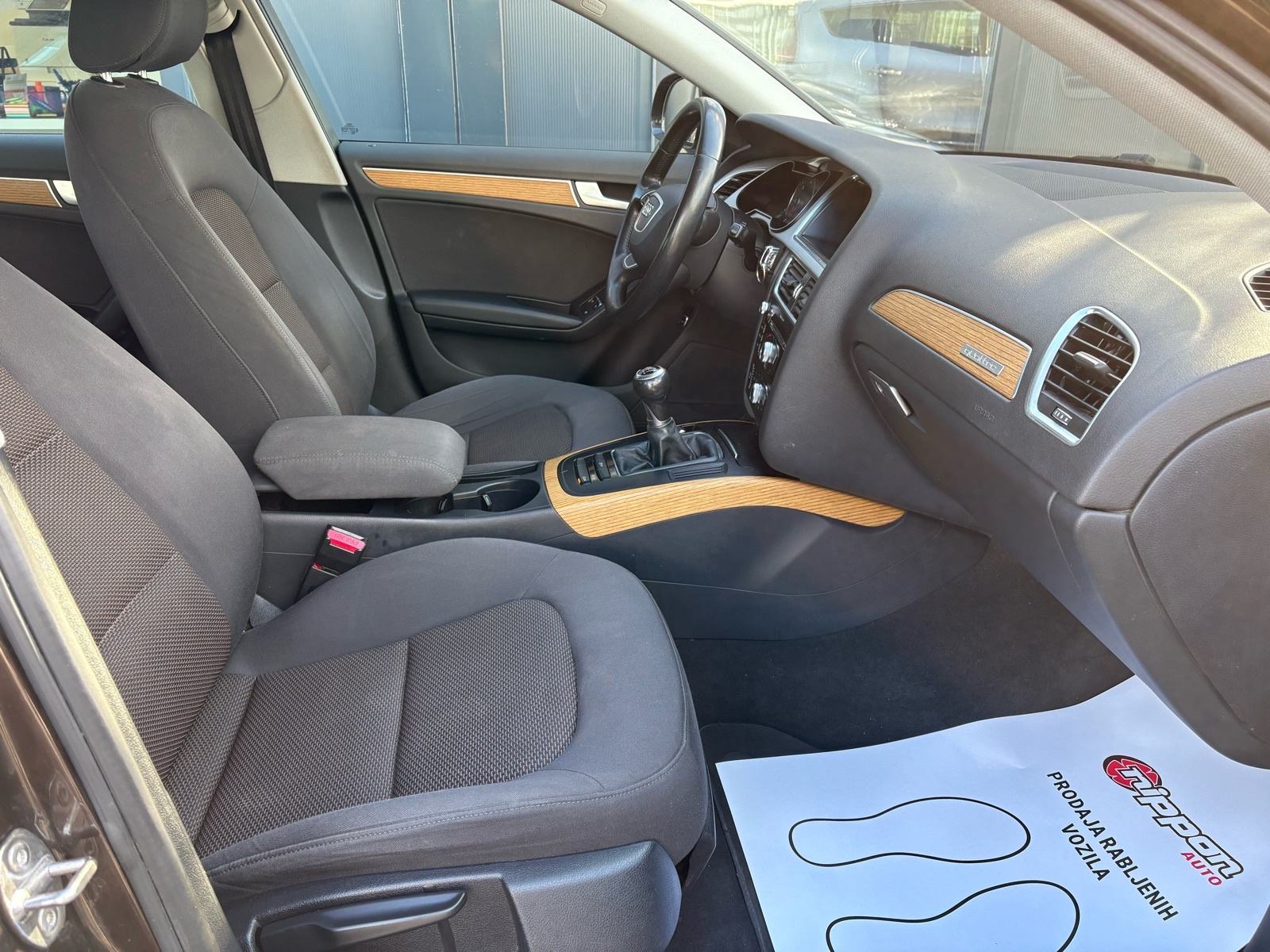 Audi A4 Allroad quattro 2,0 TDI KLIMA - SERVISNA - AUTOKREDIT, fotografija 19