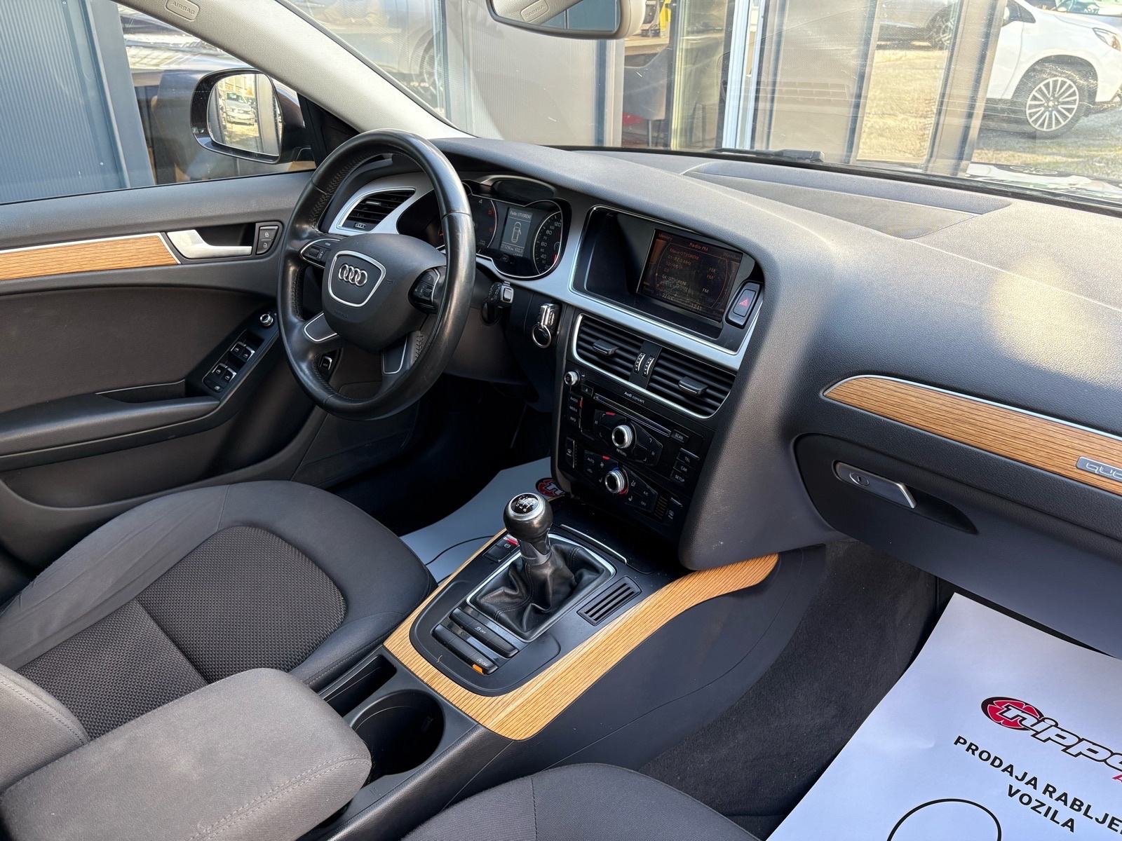 Audi A4 Allroad quattro 2,0 TDI KLIMA - SERVISNA - AUTOKREDIT, fotografija 17