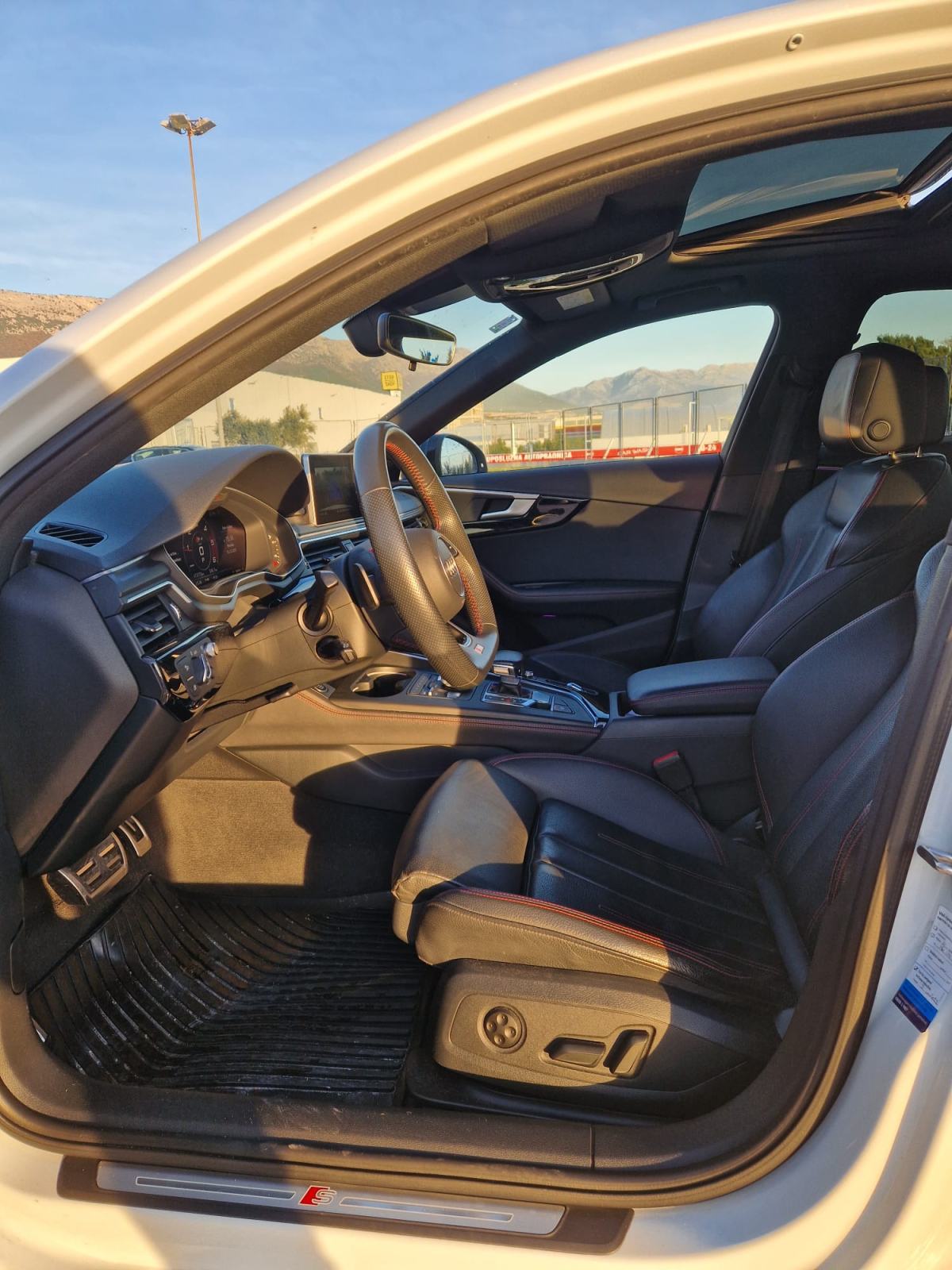 Audi A4 automatik S-line 2.0 TDI, fotografija 13