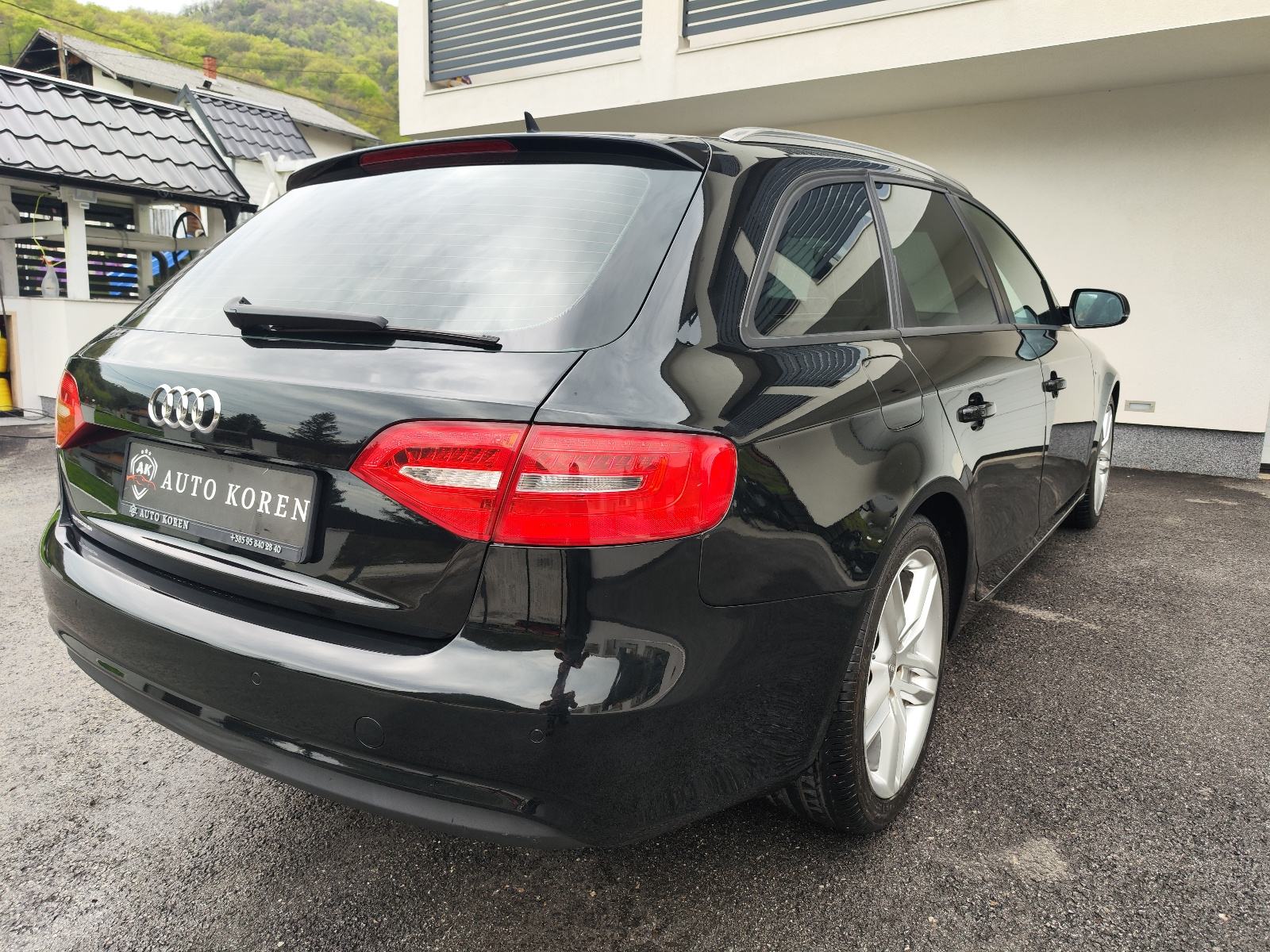 Audi A4 Avant 2,0 TDI,150ps 3xS line,18",Kamera, Radar,Top stanje, fotografija 7