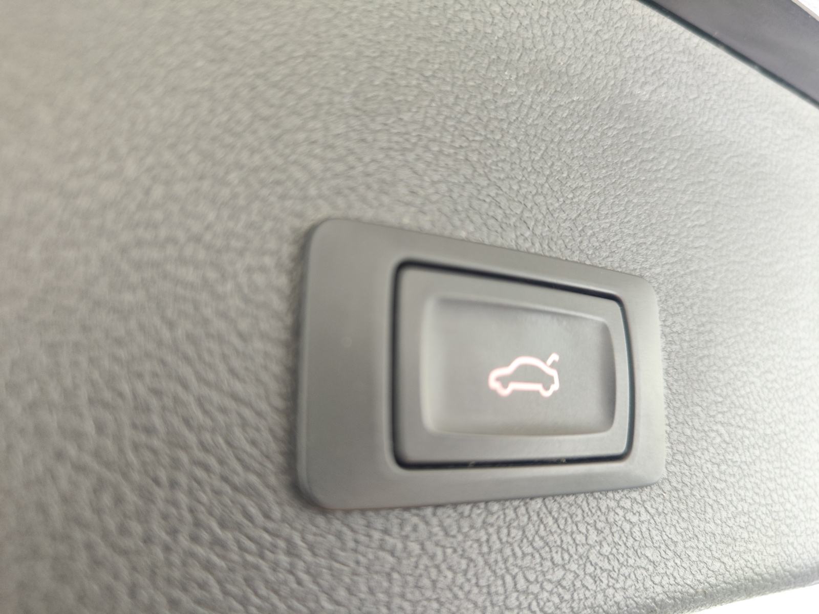 Audi A4 Avant 2,0 TDI,150ps 3xS line,18",Kamera, Radar,Top stanje, fotografija 16