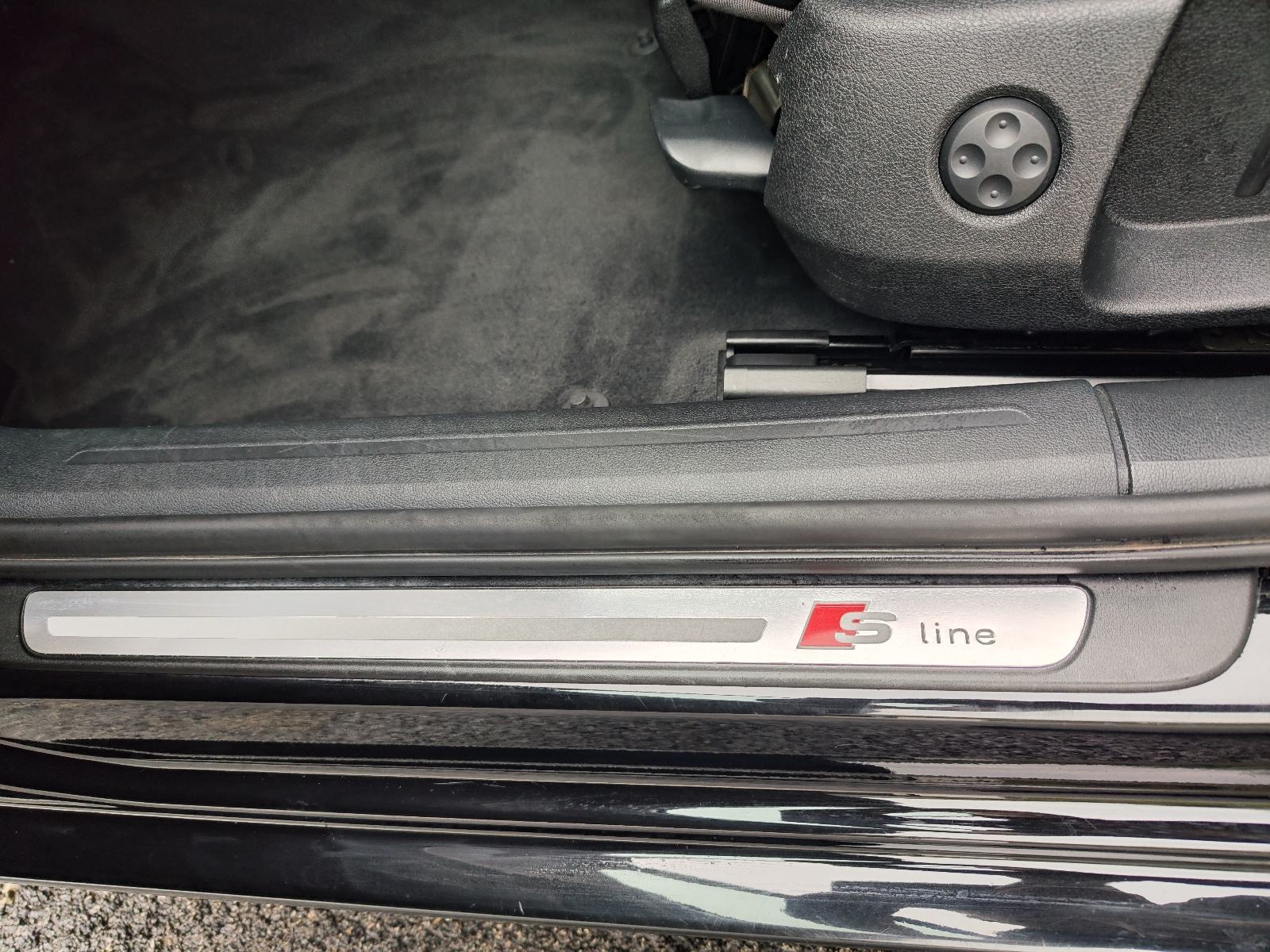Audi A4 Avant 2,0 TDI,150ps 3xS line,18",Kamera, Radar,Top stanje, fotografija 17