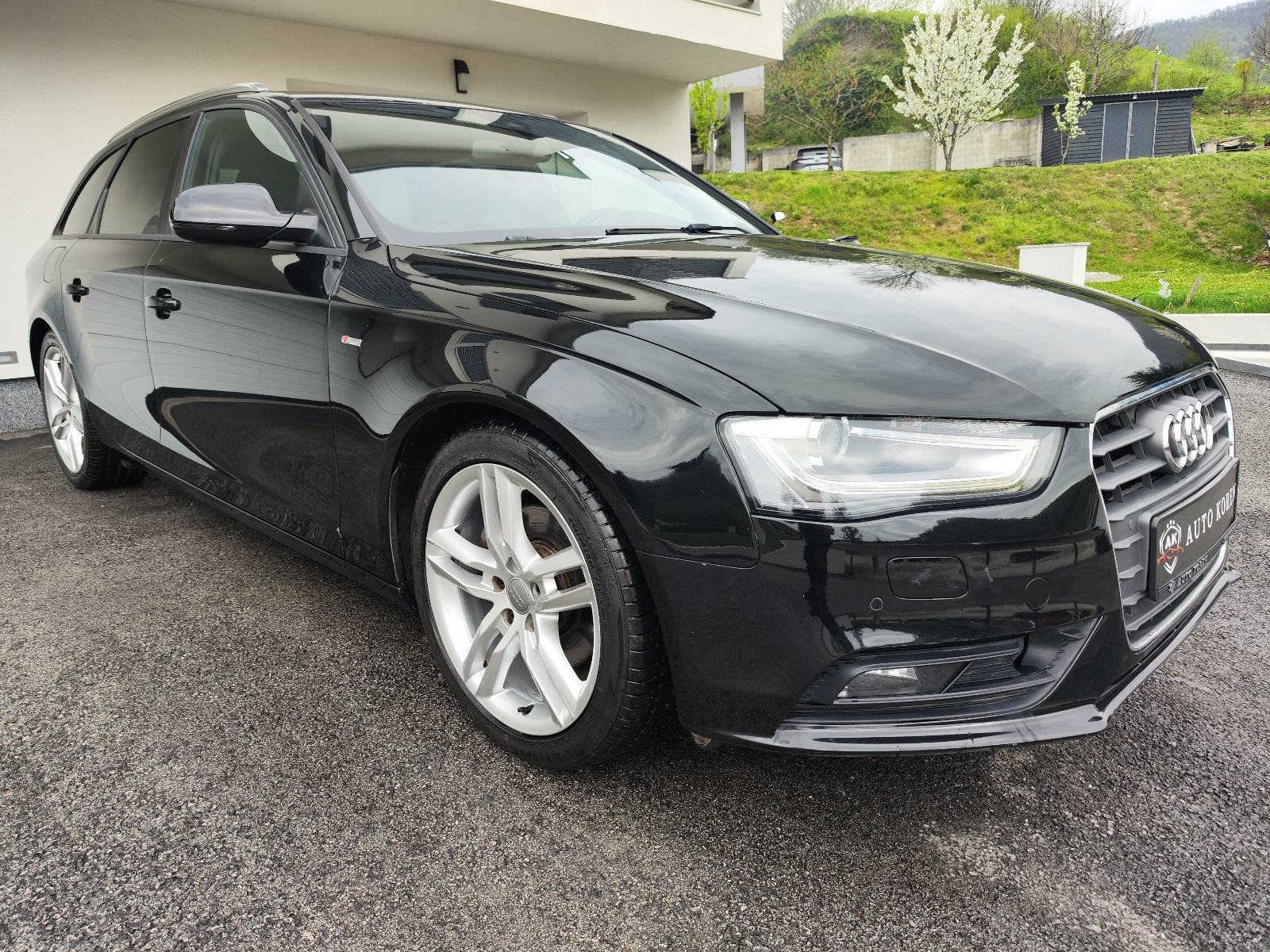 Audi A4 Avant 2,0 TDI,150ps 3xS line,18",Kamera, Radar,Top stanje, fotografija 3