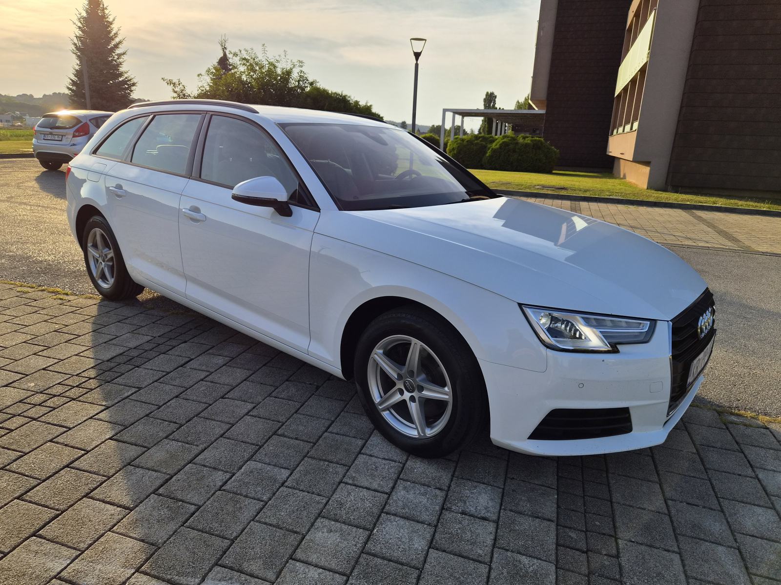Audi A4 Avant 2,0 TDI, 2017., SERVISNA, TOP STANJE, fotografija 10
