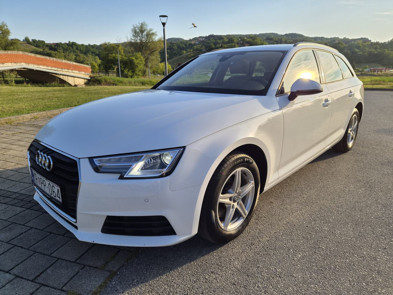 Audi A4 Avant 2,0 TDI, 2017., SERVISNA, TOP STANJE, fotografija 13
