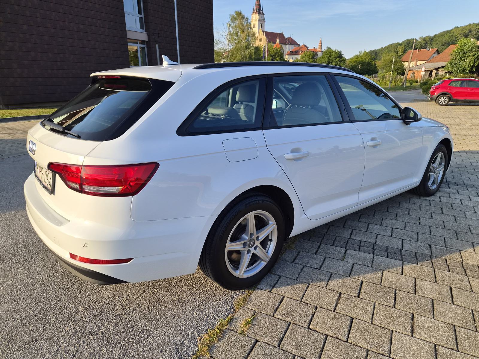 Audi A4 Avant 2,0 TDI, 2017., SERVISNA, TOP STANJE, fotografija 8