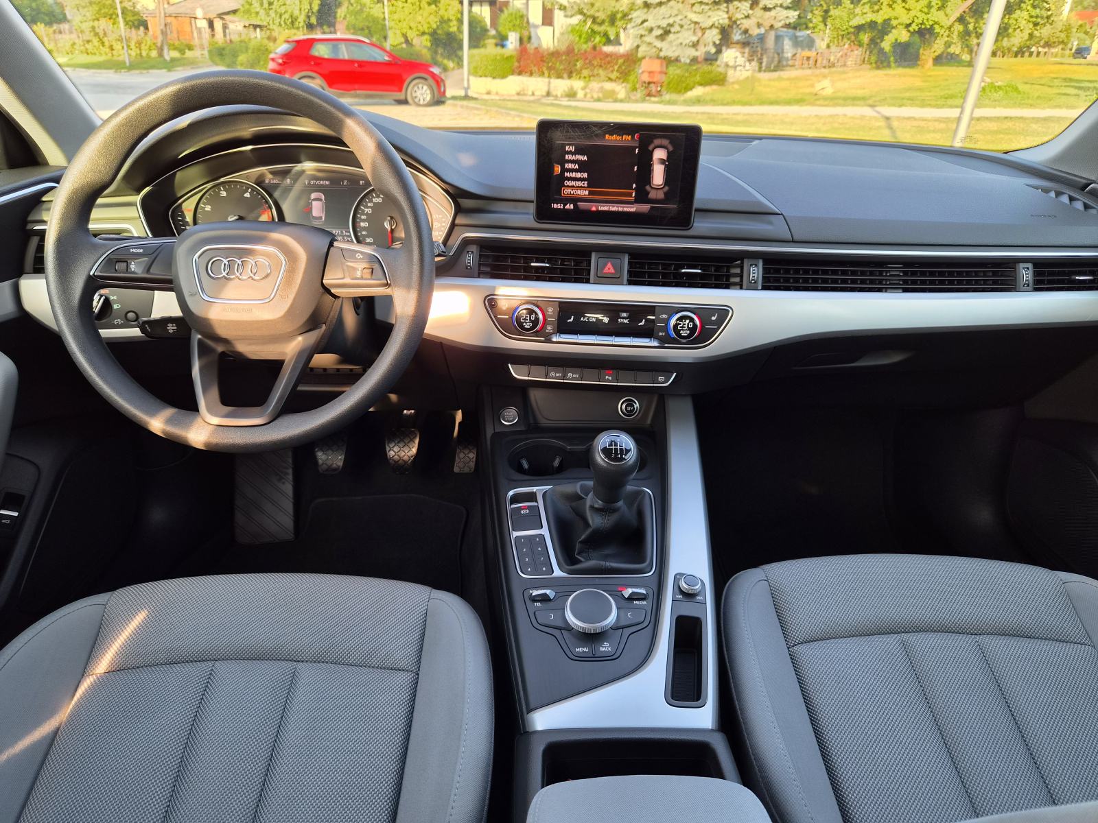 Audi A4 Avant 2,0 TDI, 2017., SERVISNA, TOP STANJE, fotografija 14