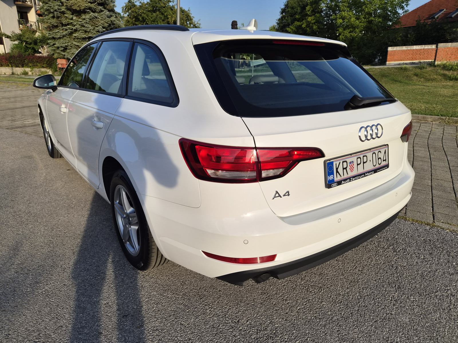 Audi A4 Avant 2,0 TDI, 2017., SERVISNA, TOP STANJE, fotografija 5