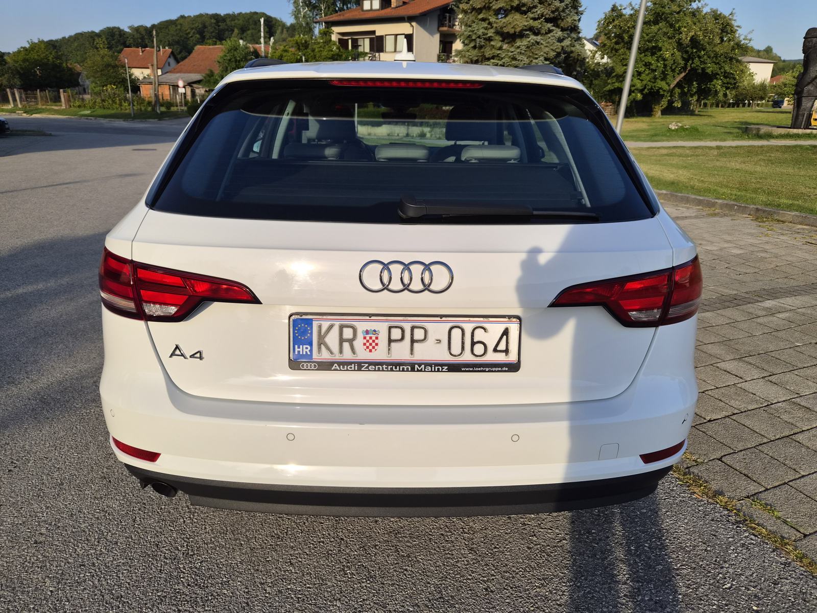 Audi A4 Avant 2,0 TDI, 2017., SERVISNA, TOP STANJE, fotografija 6