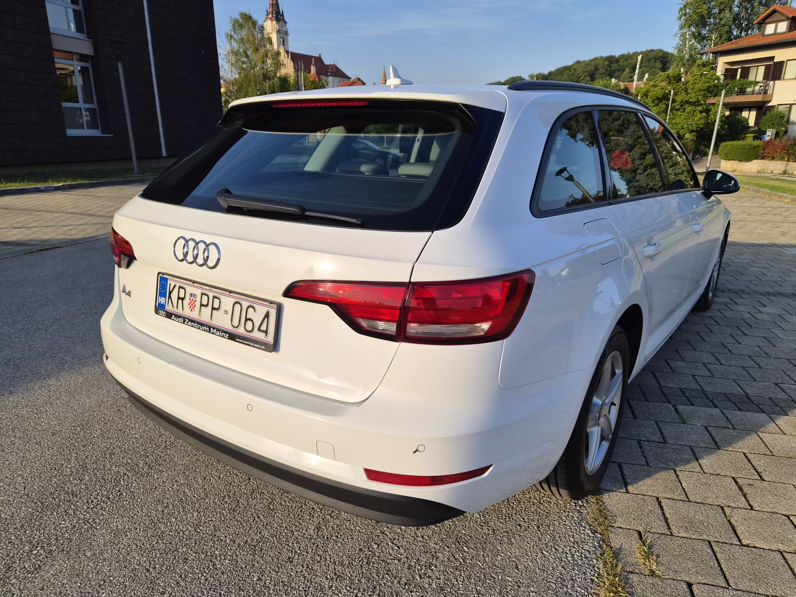Audi A4 Avant 2,0 TDI, 2017., SERVISNA, TOP STANJE, fotografija 7