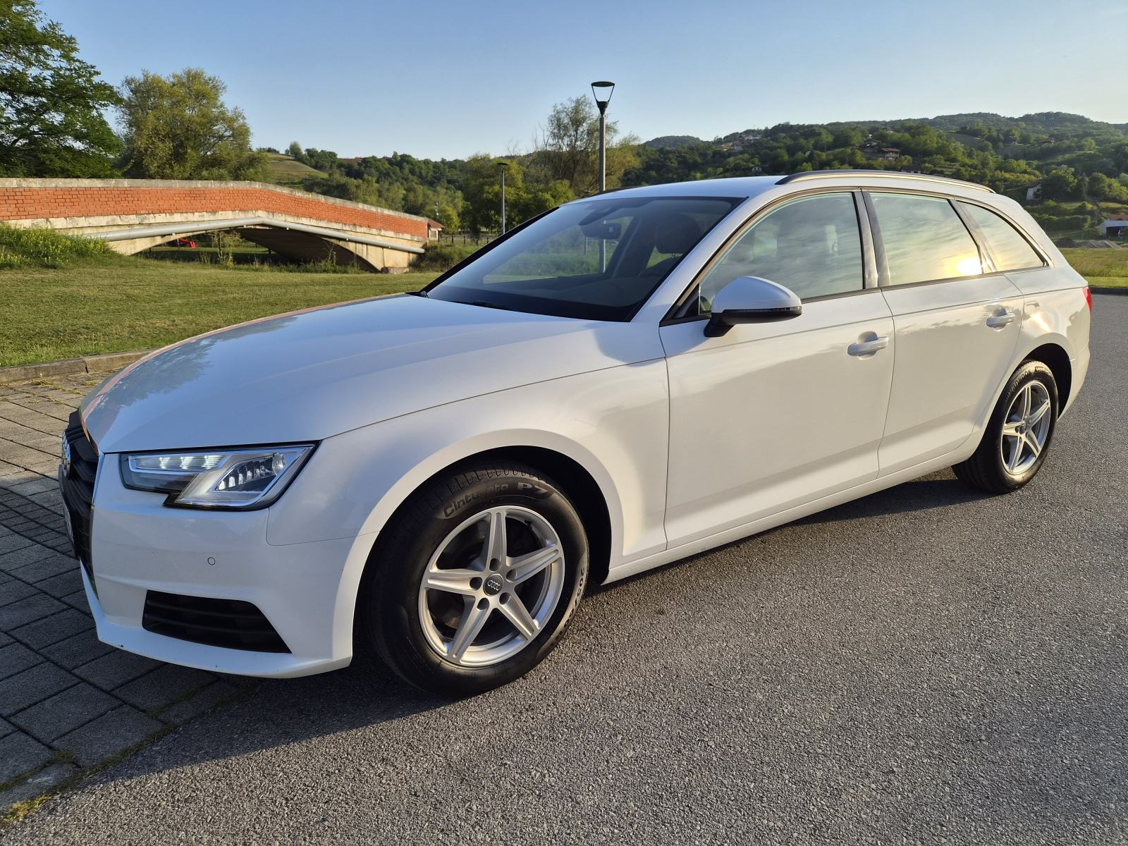 Audi A4 Avant 2,0 TDI, 2017., SERVISNA, TOP STANJE, fotografija 2