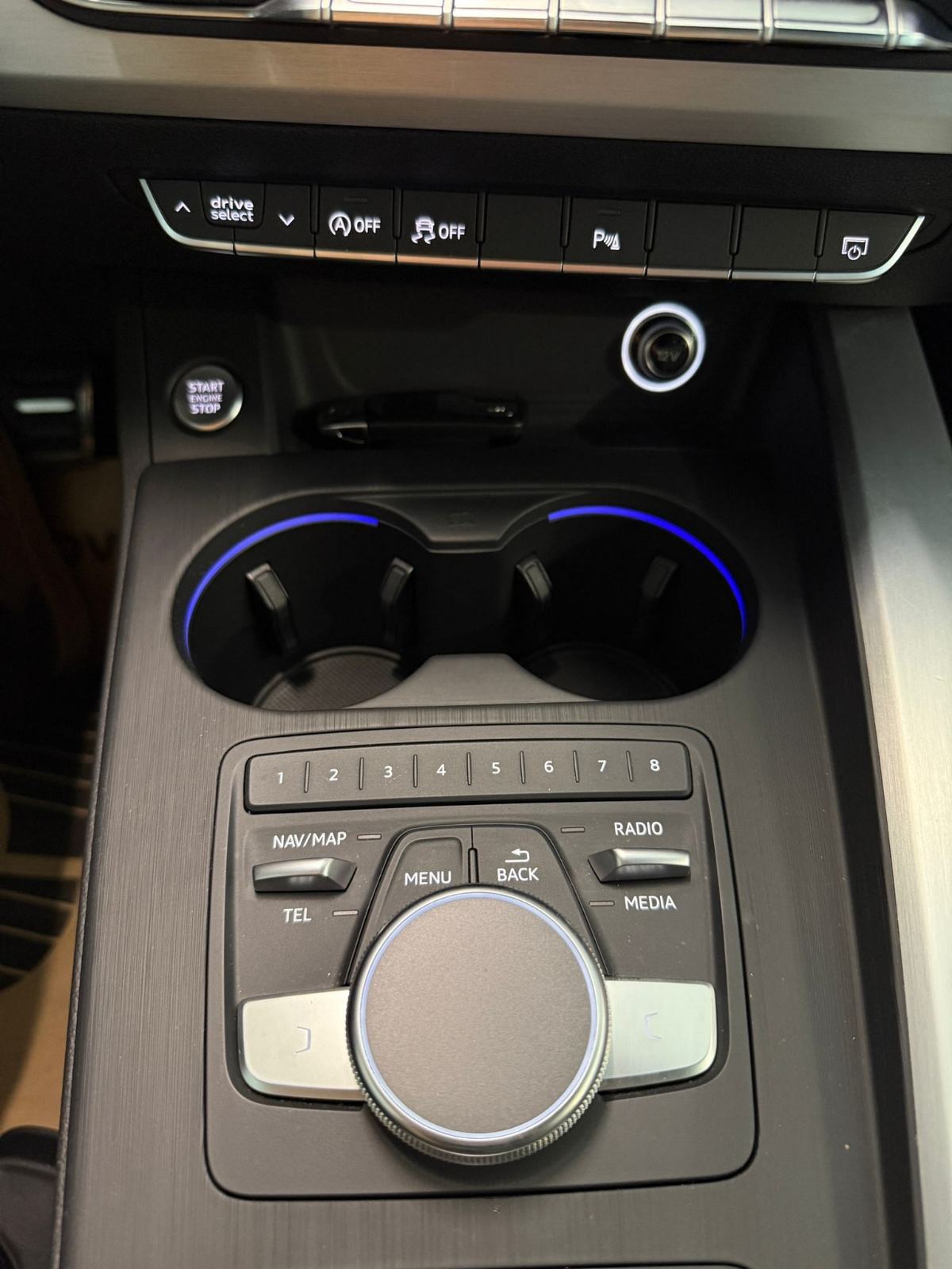 Audi A4 Avant 2.0 TDI 3X S-LINE automatik SERVISNA TOP STANJE, fotografija 19