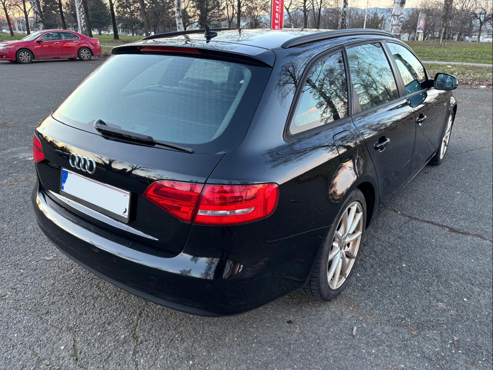 Audi A4 Avant 2,0 TDI automatik, S line, registriran do 05/2027, fotografija 8