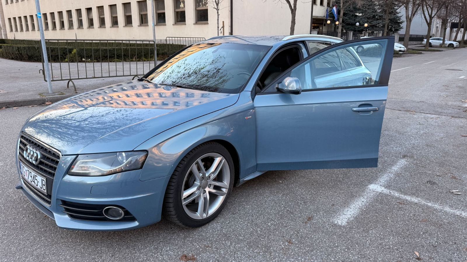 Audi A4 Avant 2,0 TDI automatik, fotografija 2