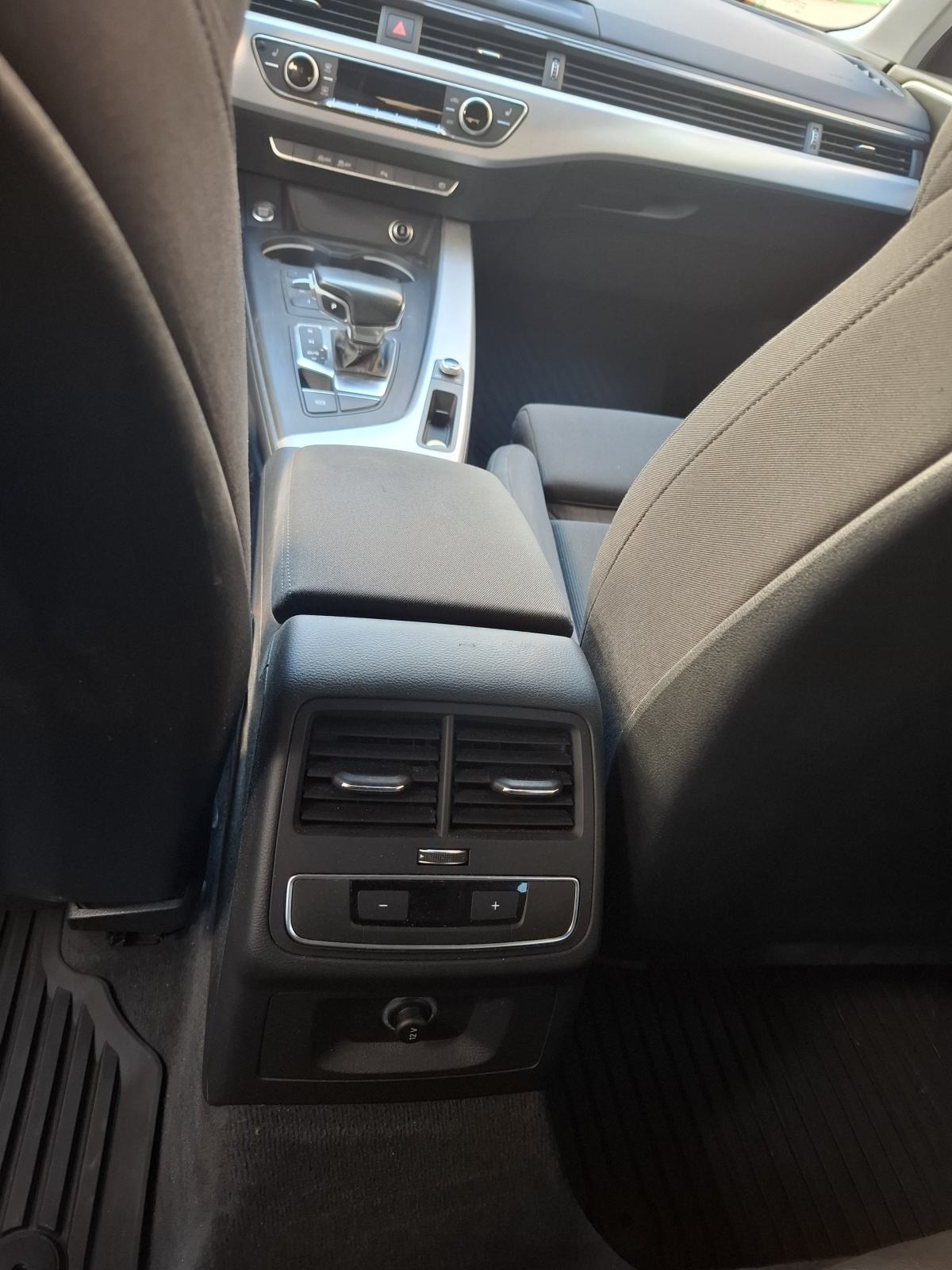 Audi A4 Avant 2,0 TDI automatik, fotografija 16