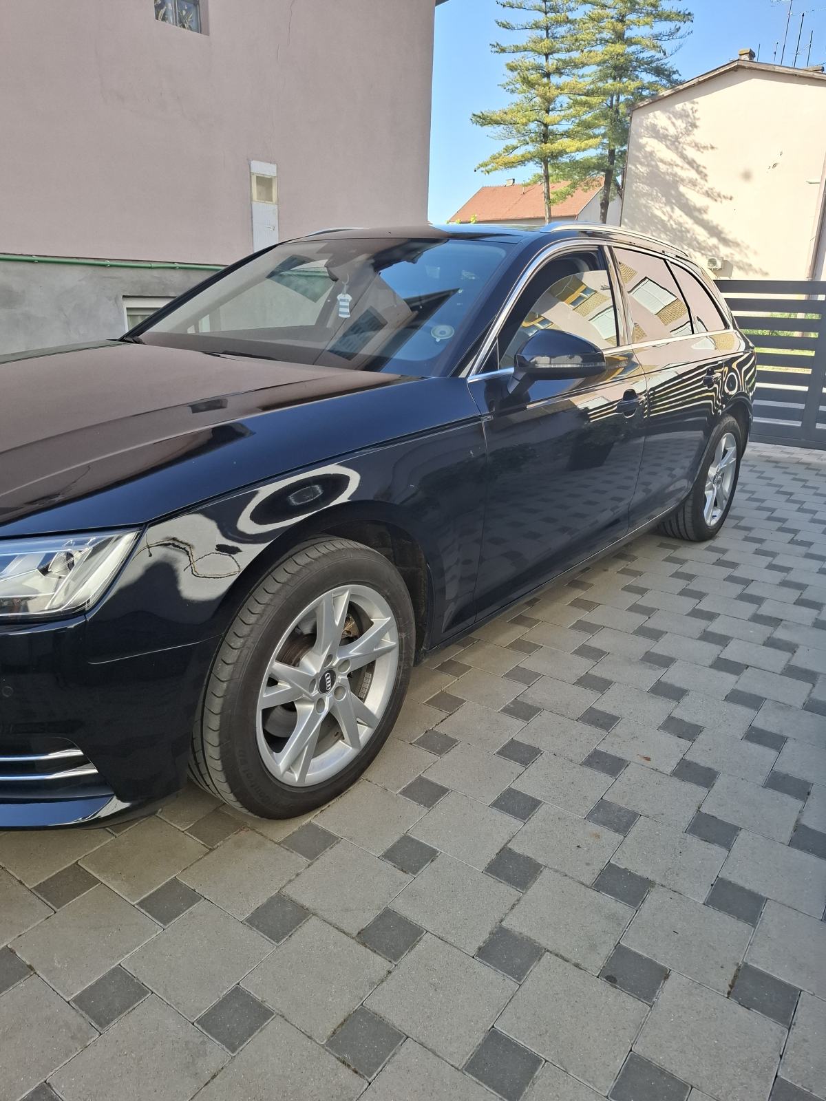 Audi A4 Avant 2,0 TDI automatik, fotografija 3