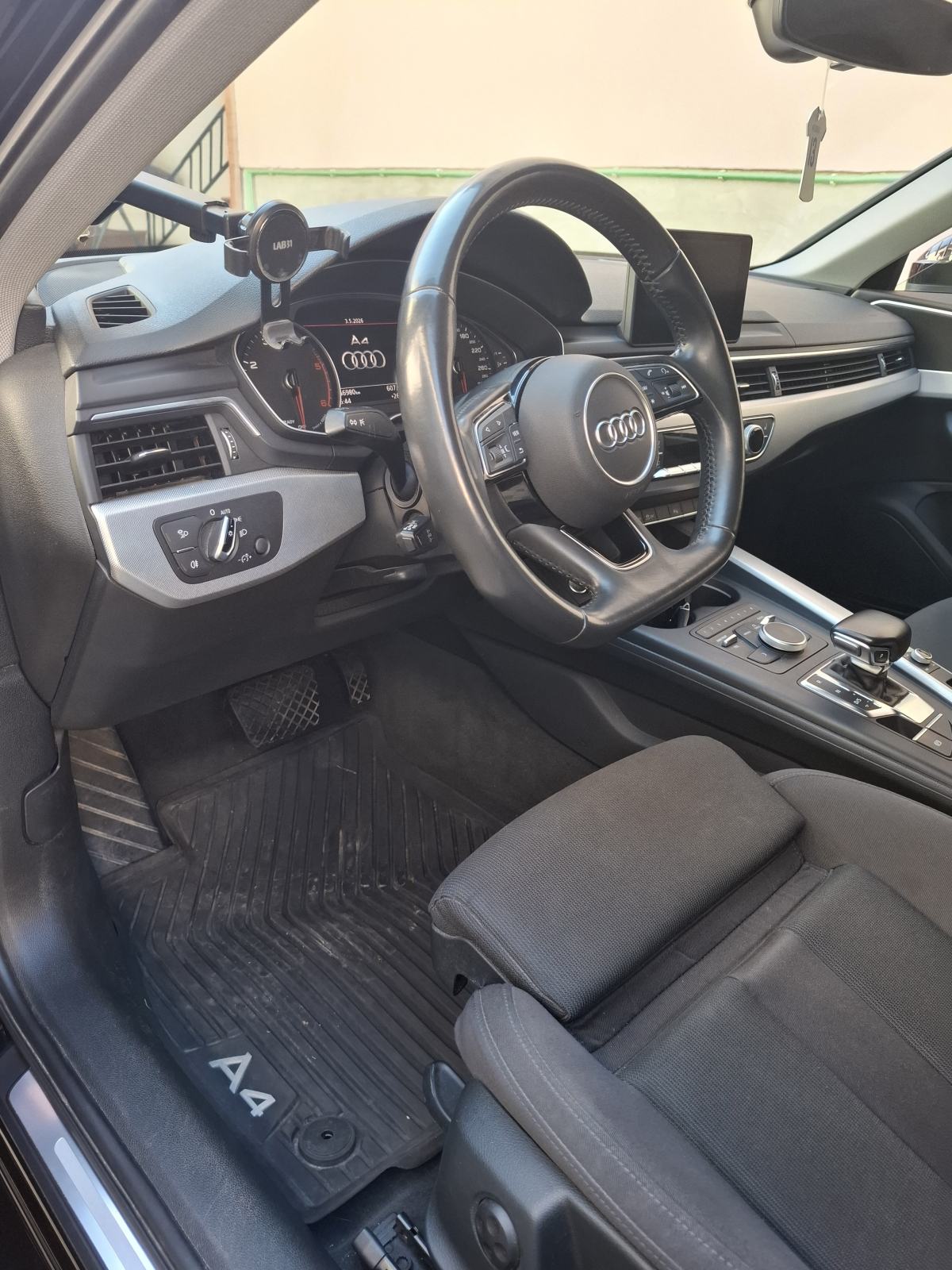 Audi A4 Avant 2,0 TDI automatik, fotografija 11