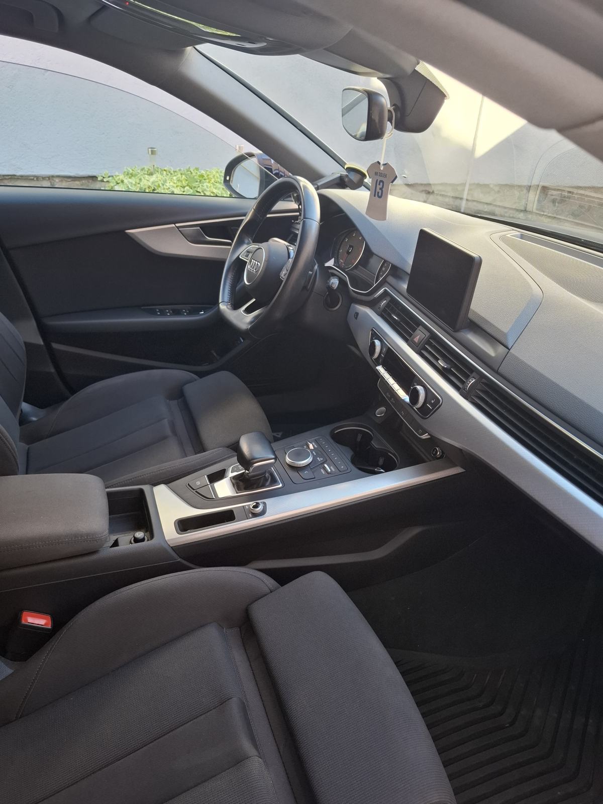 Audi A4 Avant 2,0 TDI automatik, fotografija 8