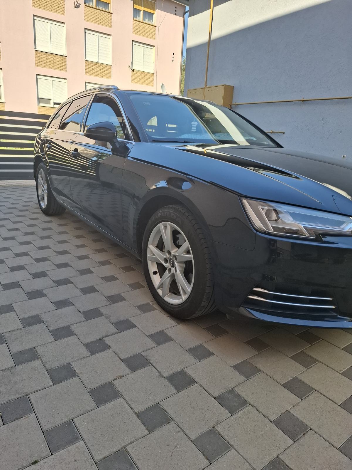 Audi A4 Avant 2,0 TDI automatik, fotografija 1