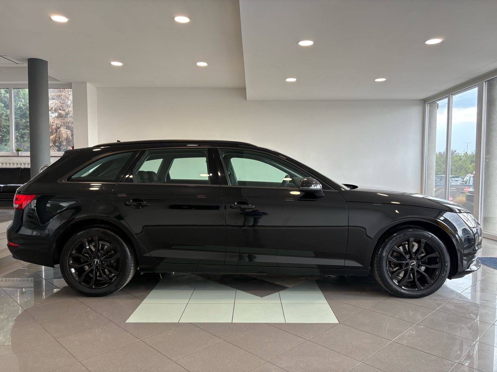 Audi A4 Avant 2,0 TDI automatik, fotografija 7