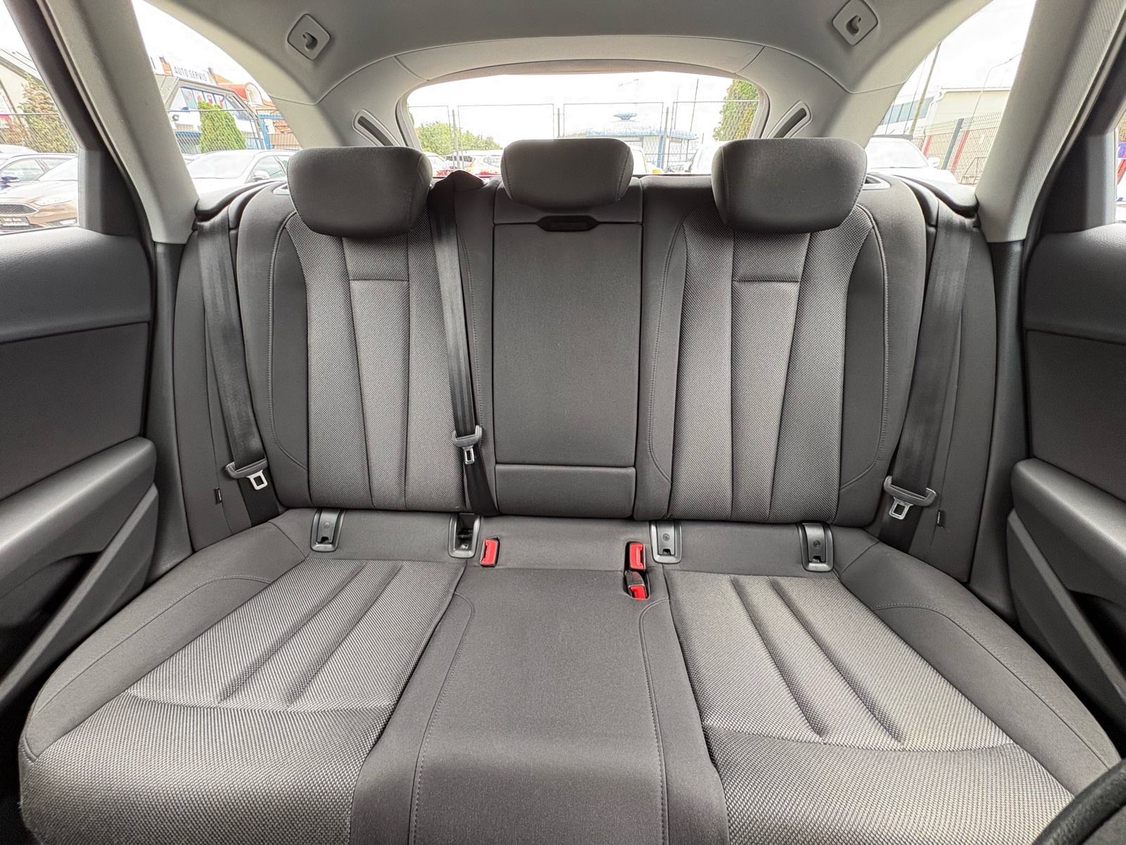 Audi A4 Avant 2,0 TDI automatik, fotografija 13