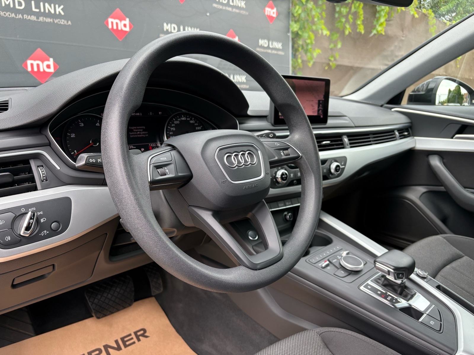 Audi A4 Avant 2,0 TDI automatik, fotografija 12