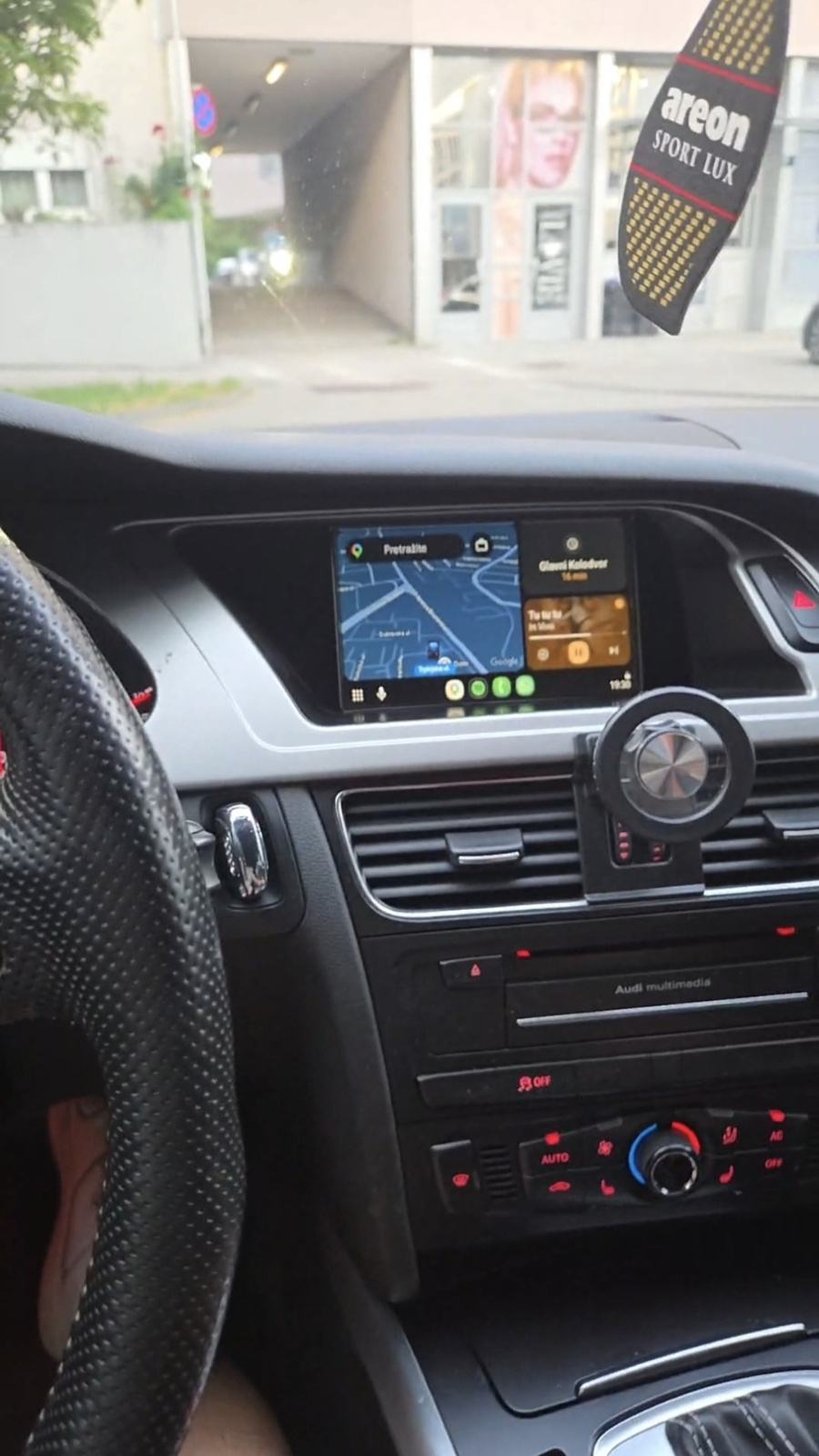 Audi A4 Avant 2,0 TDI automatik, fotografija 10