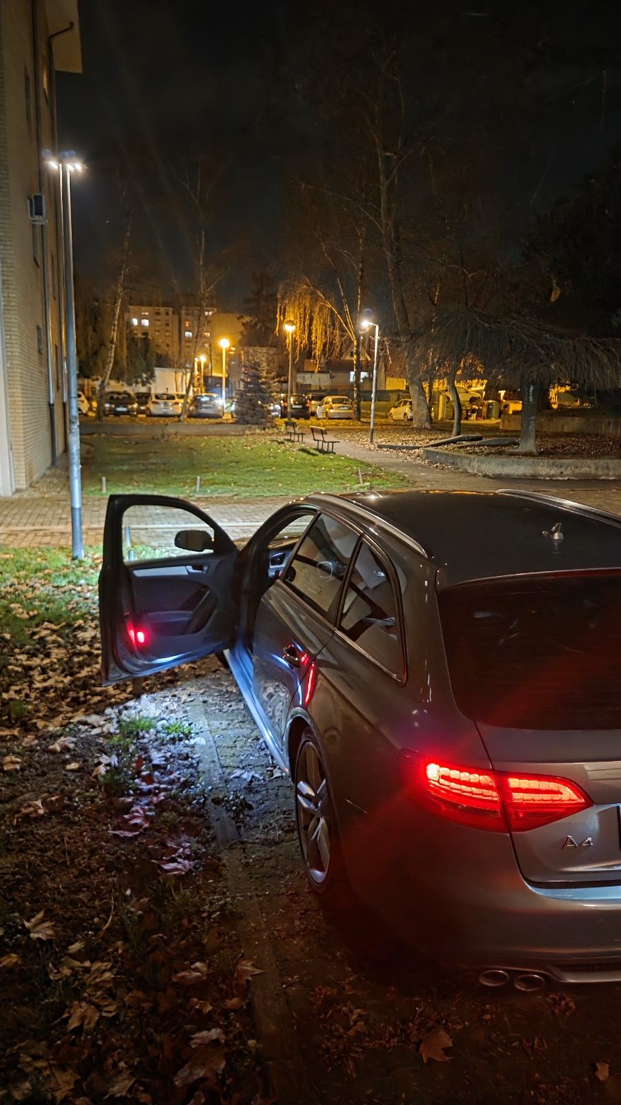 Audi A4 Avant 2,0 TDI automatik, fotografija 12