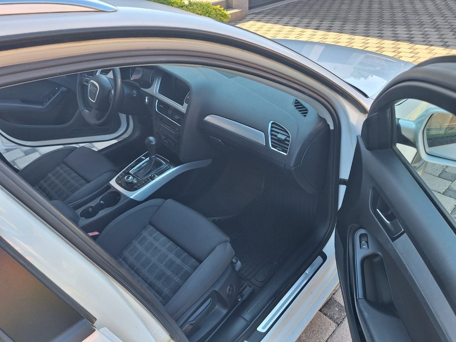 Audi A4 Avant 2,0 TDI automatik, fotografija 10