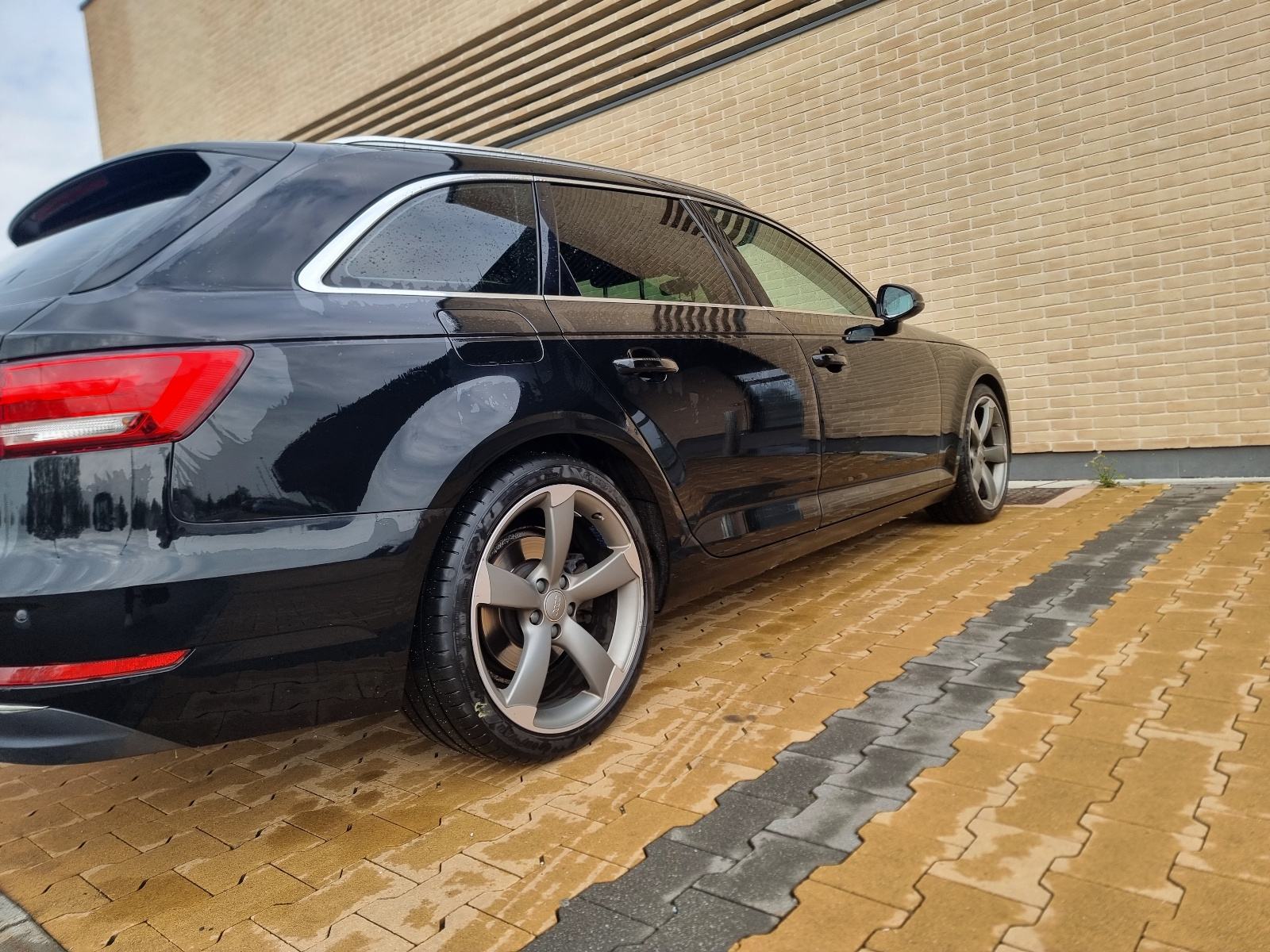 Audi A4 Avant 2,0 TDI automatik, fotografija 2