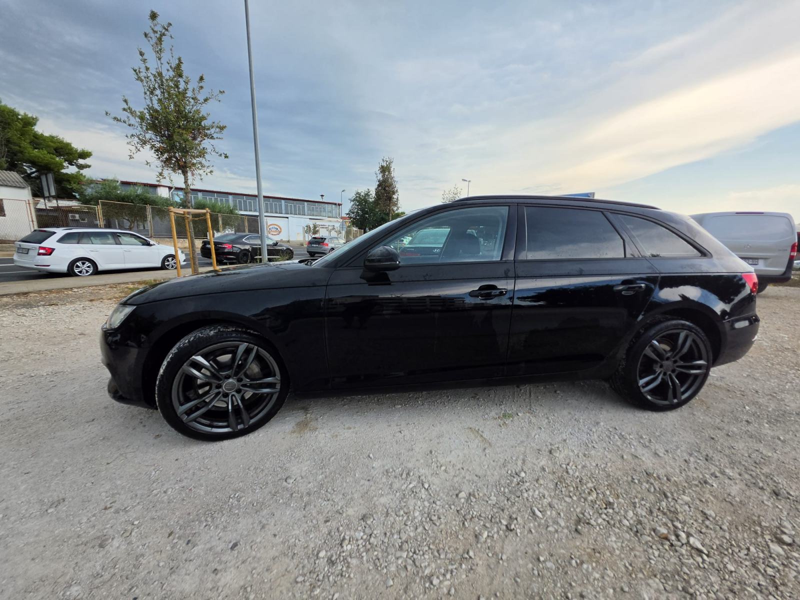 Audi A4 Avant 2,0 TDI B9-140Kw-IZVRSNO STANJE-VIRTUAL COCKPIT-reg05/27, fotografija 5