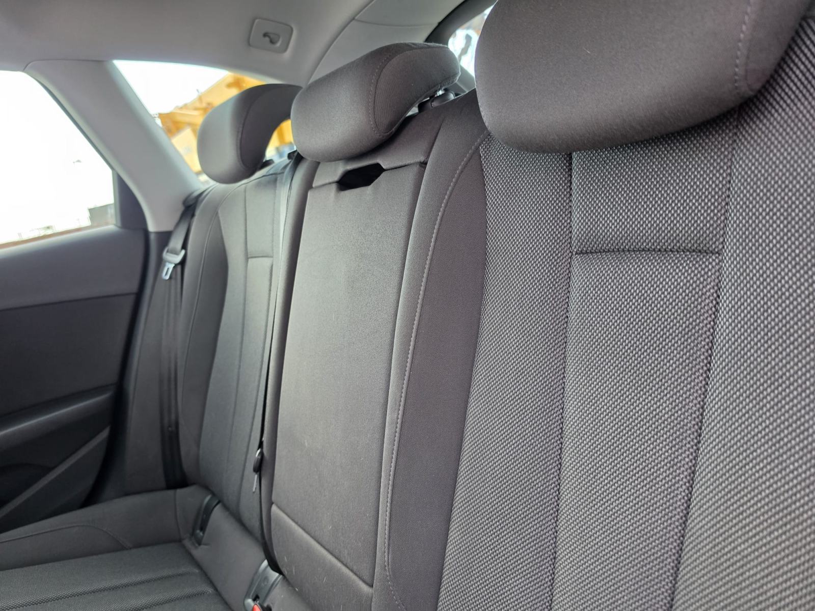 Audi A4 Avant 2,0 TDI B9-140Kw-IZVRSNO STANJE-VIRTUAL COCKPIT-reg05/27, fotografija 11