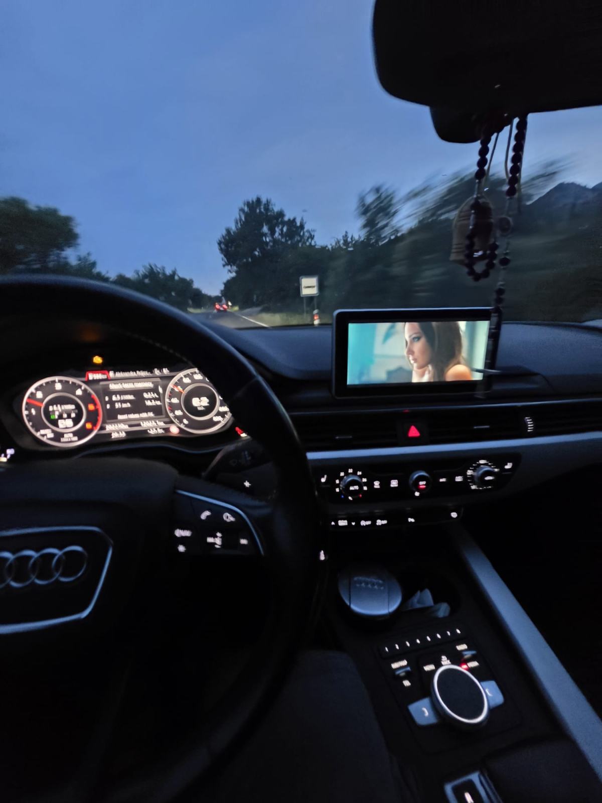 Audi A4 Avant 2,0 TDI B9-140Kw-IZVRSNO STANJE-VIRTUAL COCKPIT-reg05/27, fotografija 14