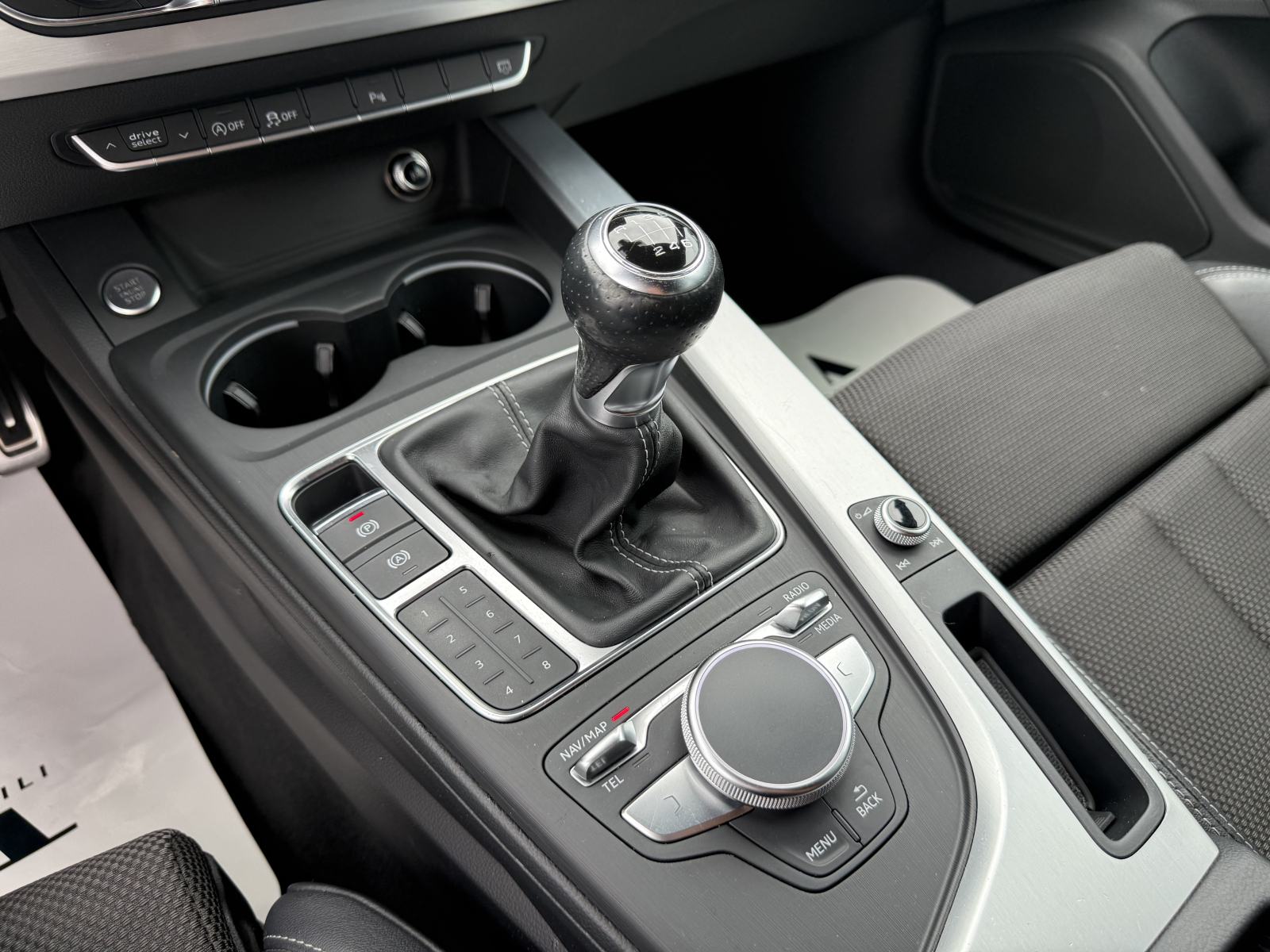 Audi A4 Avant 2,0 TDI S-Line,NAVI,VIRTUAL,ALU 18",JAMSTVO,TOP STANJE!!, fotografija 16