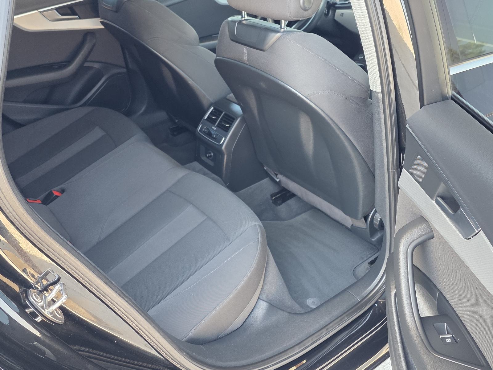Audi A4 Avant 2,0 TDI S LINE,NAVI,VIRTUAL,KAMERA,107 T.K.M, fotografija 9