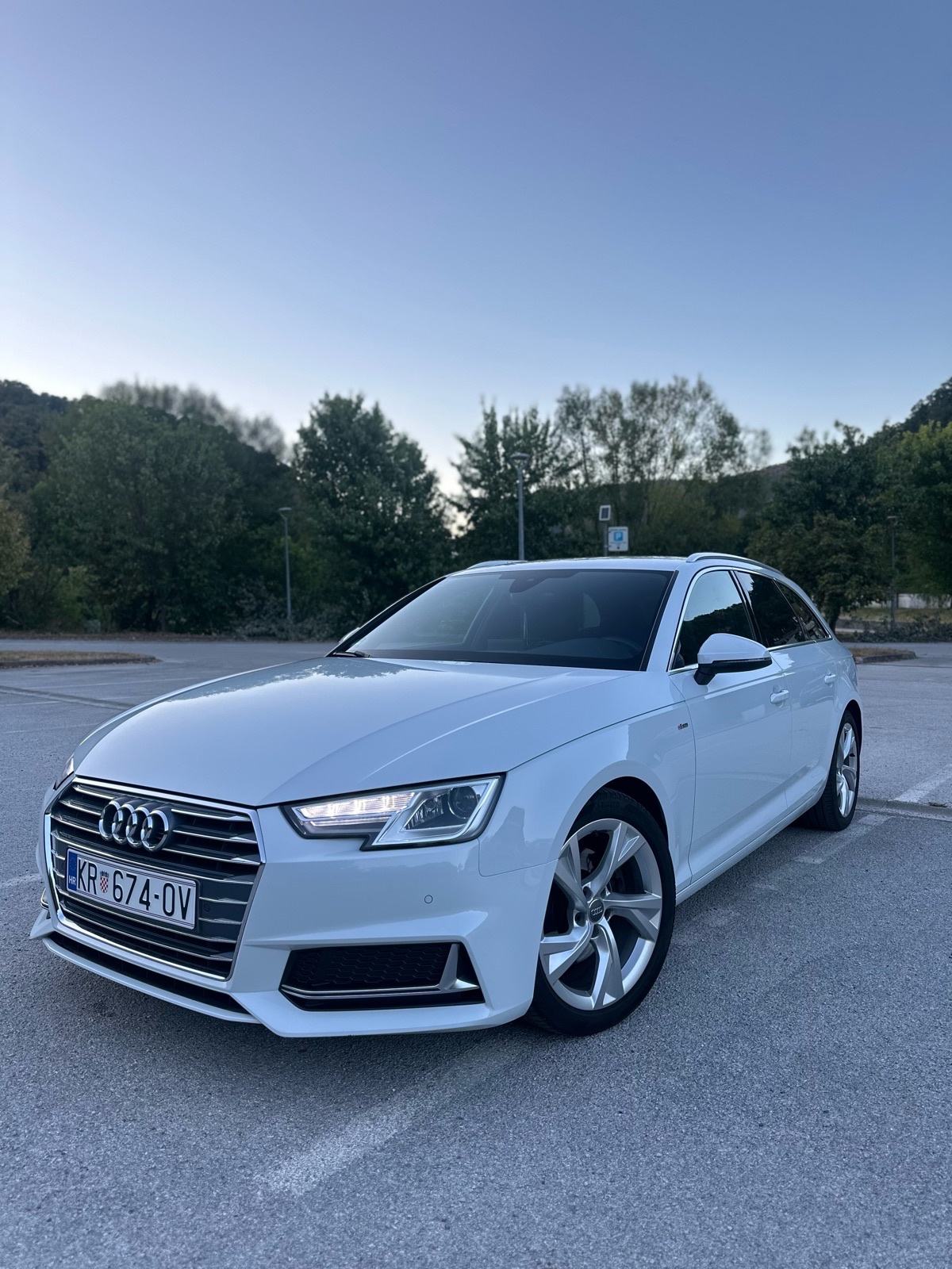 Audi A4 Avant 2,0 TDI S-Line, fotografija 2