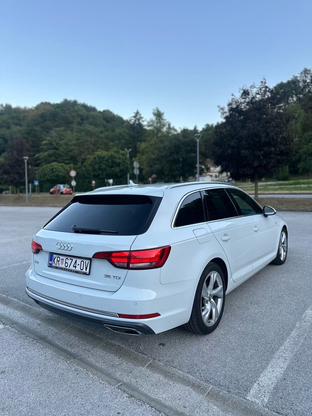 Audi A4 Avant 2,0 TDI S-Line, fotografija 7