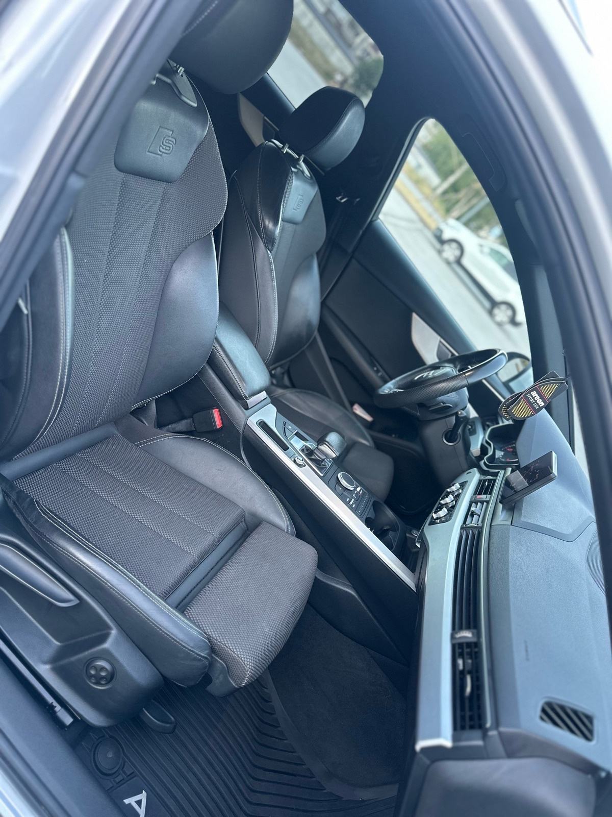 Audi A4 Avant 2,0 TDI S-Line, fotografija 10