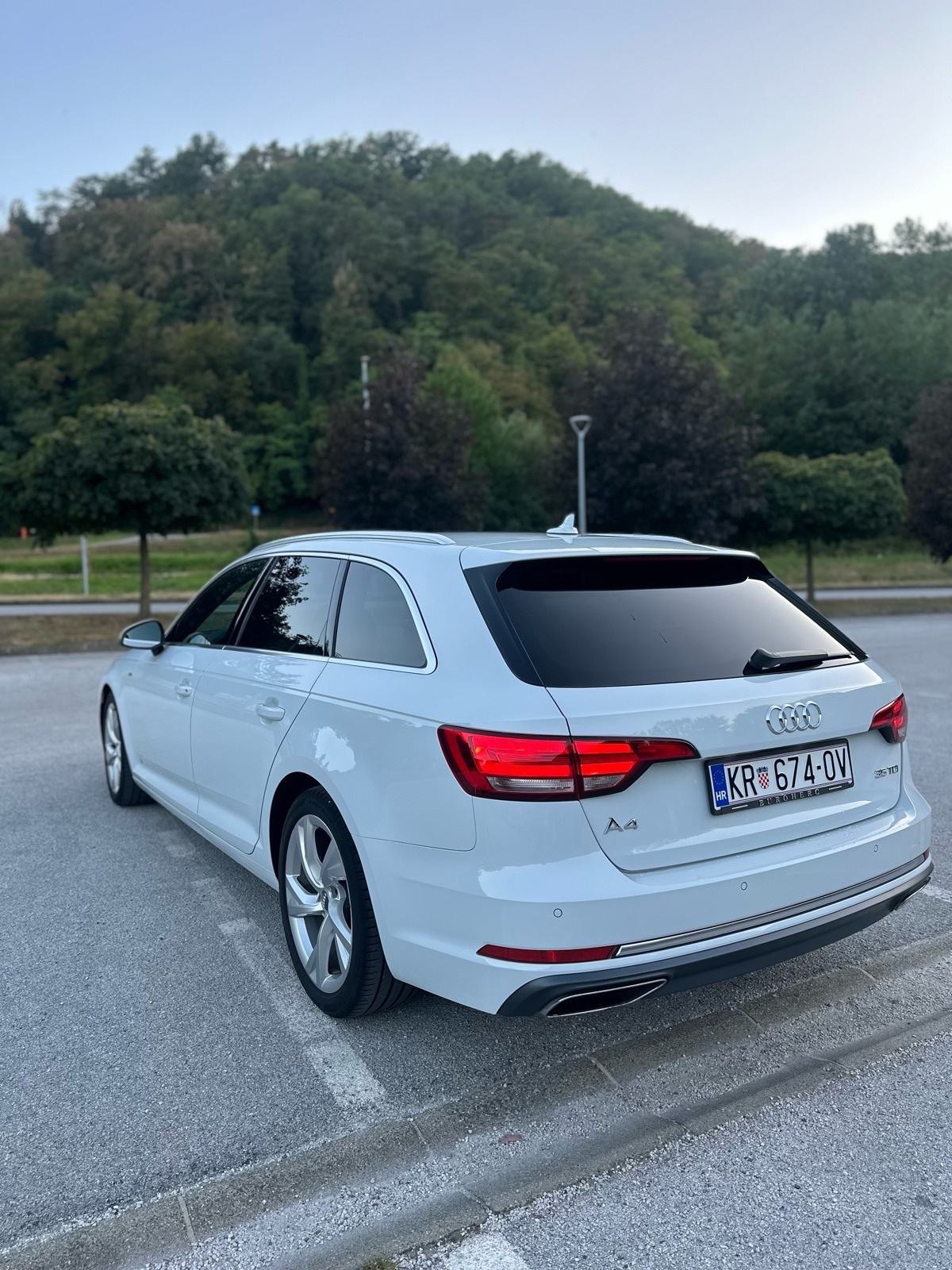 Audi A4 Avant 2,0 TDI S-Line, fotografija 8